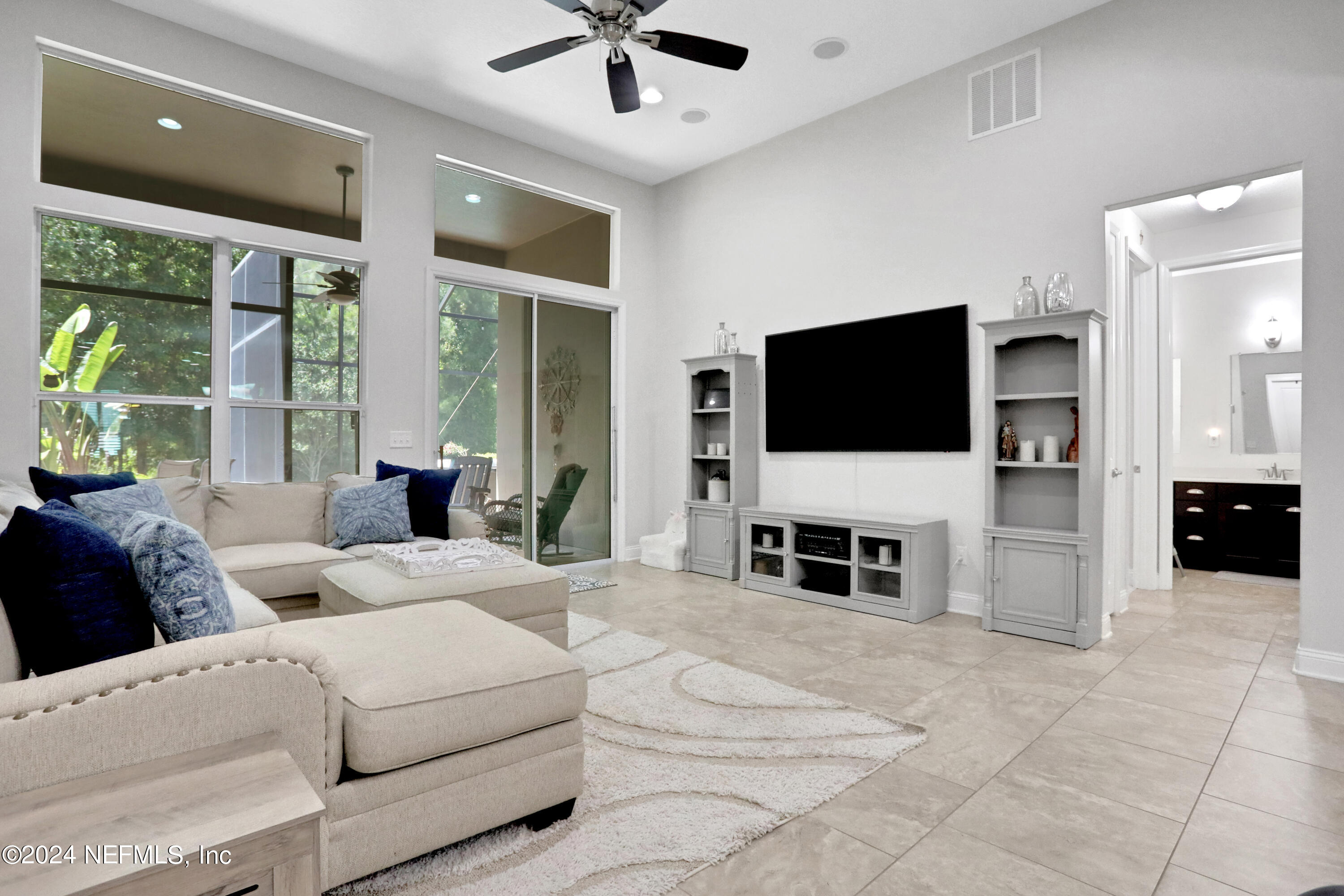 366 HOWLAND Drive