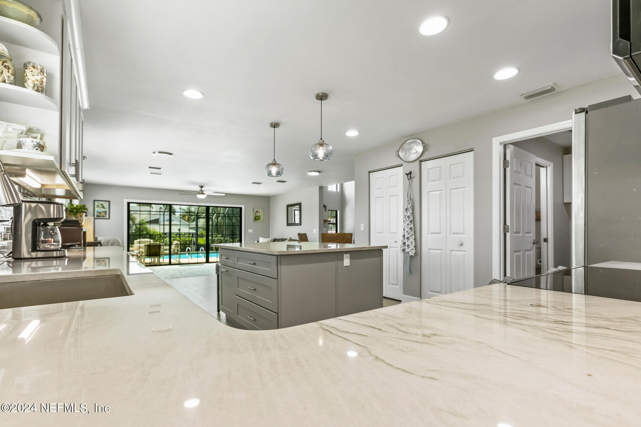 8 CEDARFORD Court