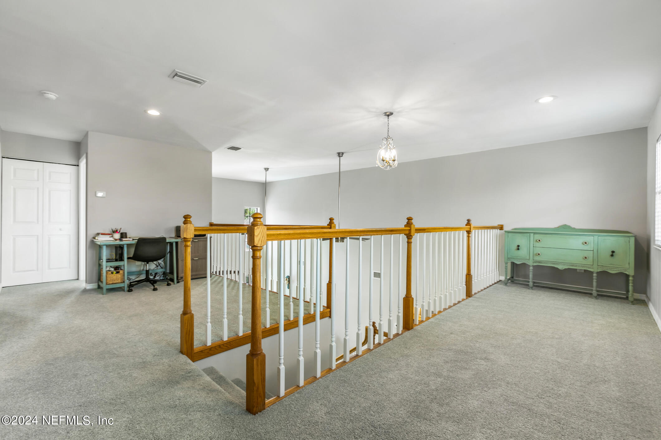 8 CEDARFORD Court