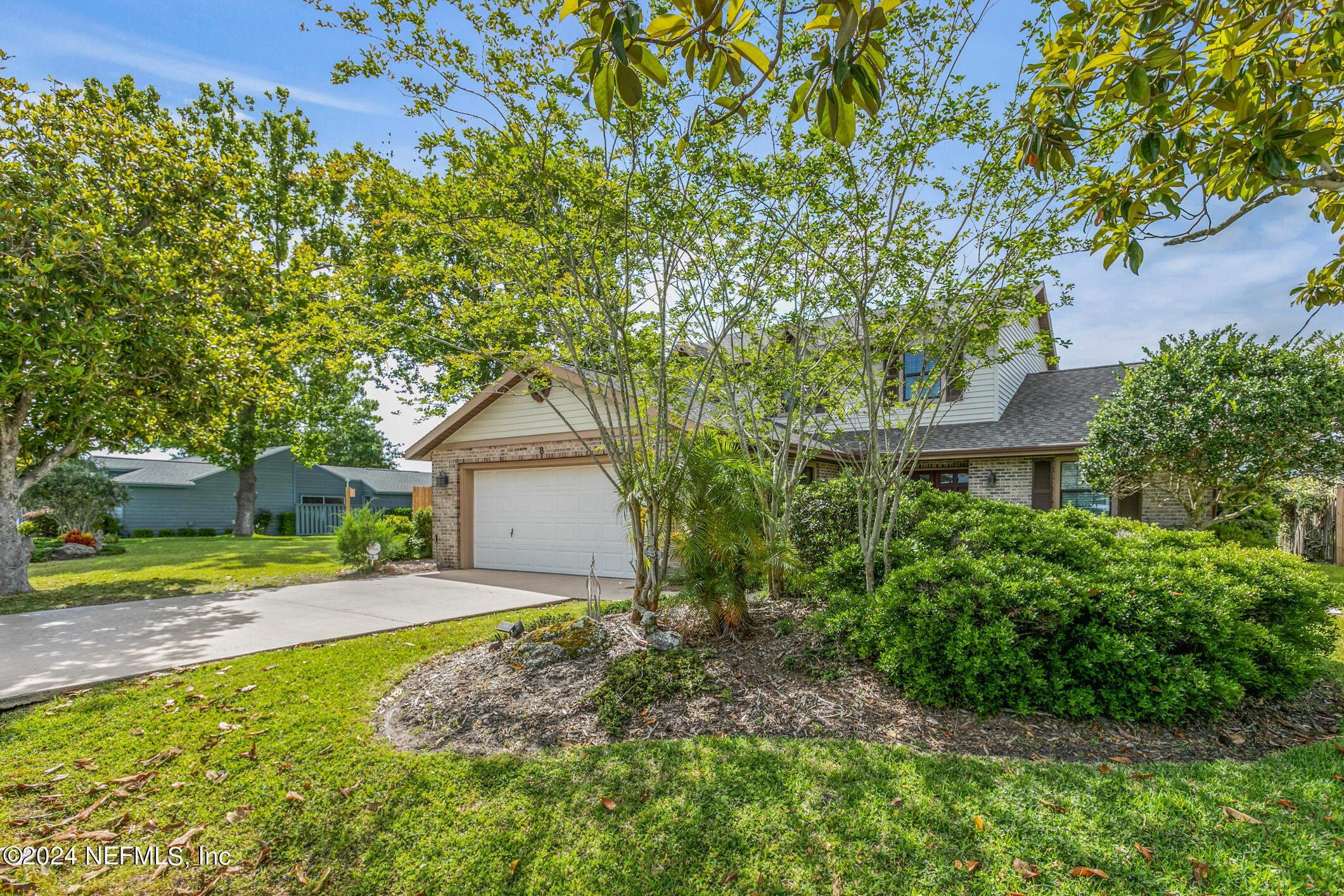 8 CEDARFORD Court