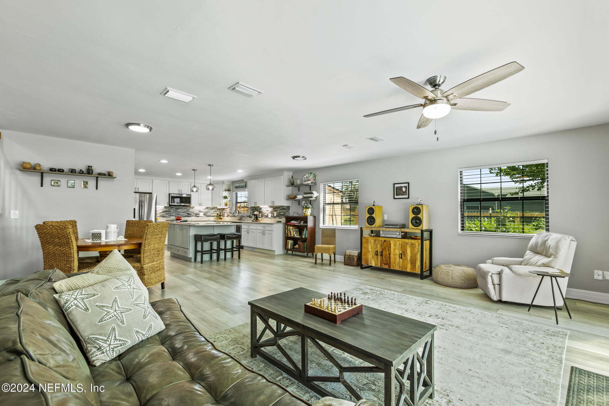 8 CEDARFORD Court