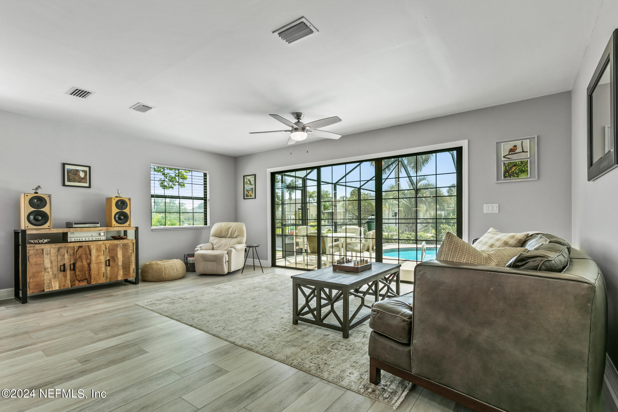 8 CEDARFORD Court