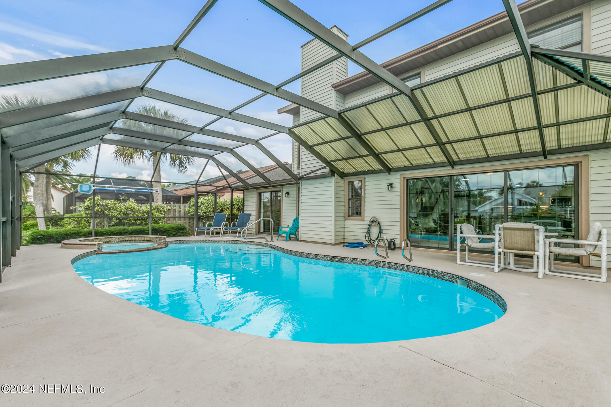 8 CEDARFORD Court