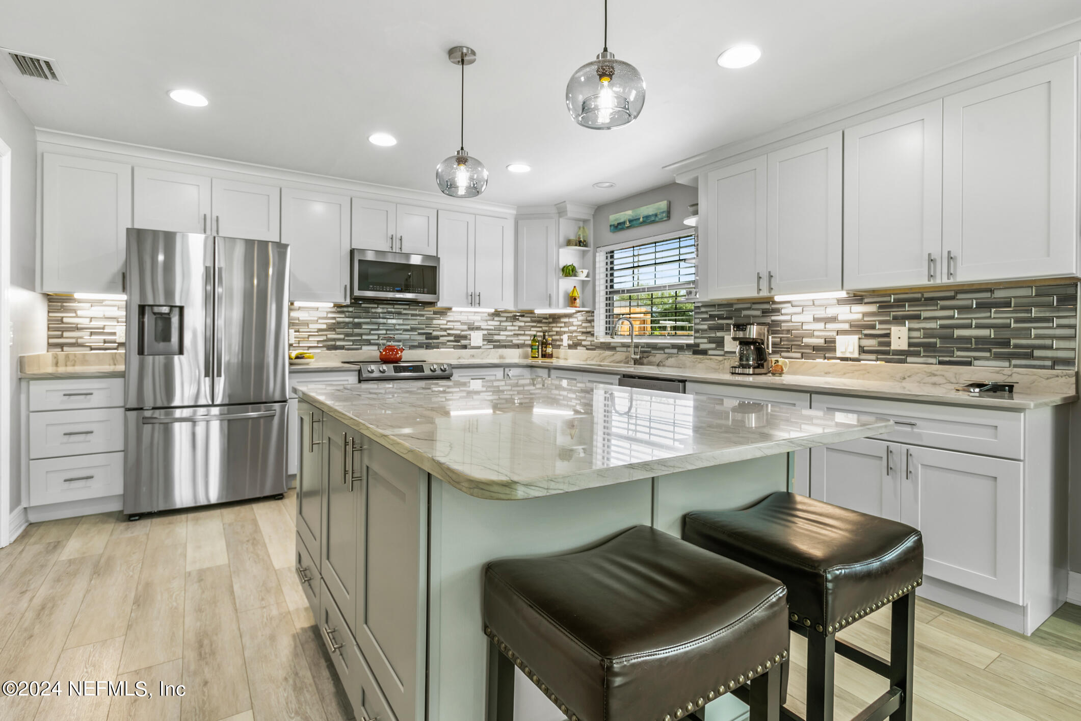 8 CEDARFORD Court