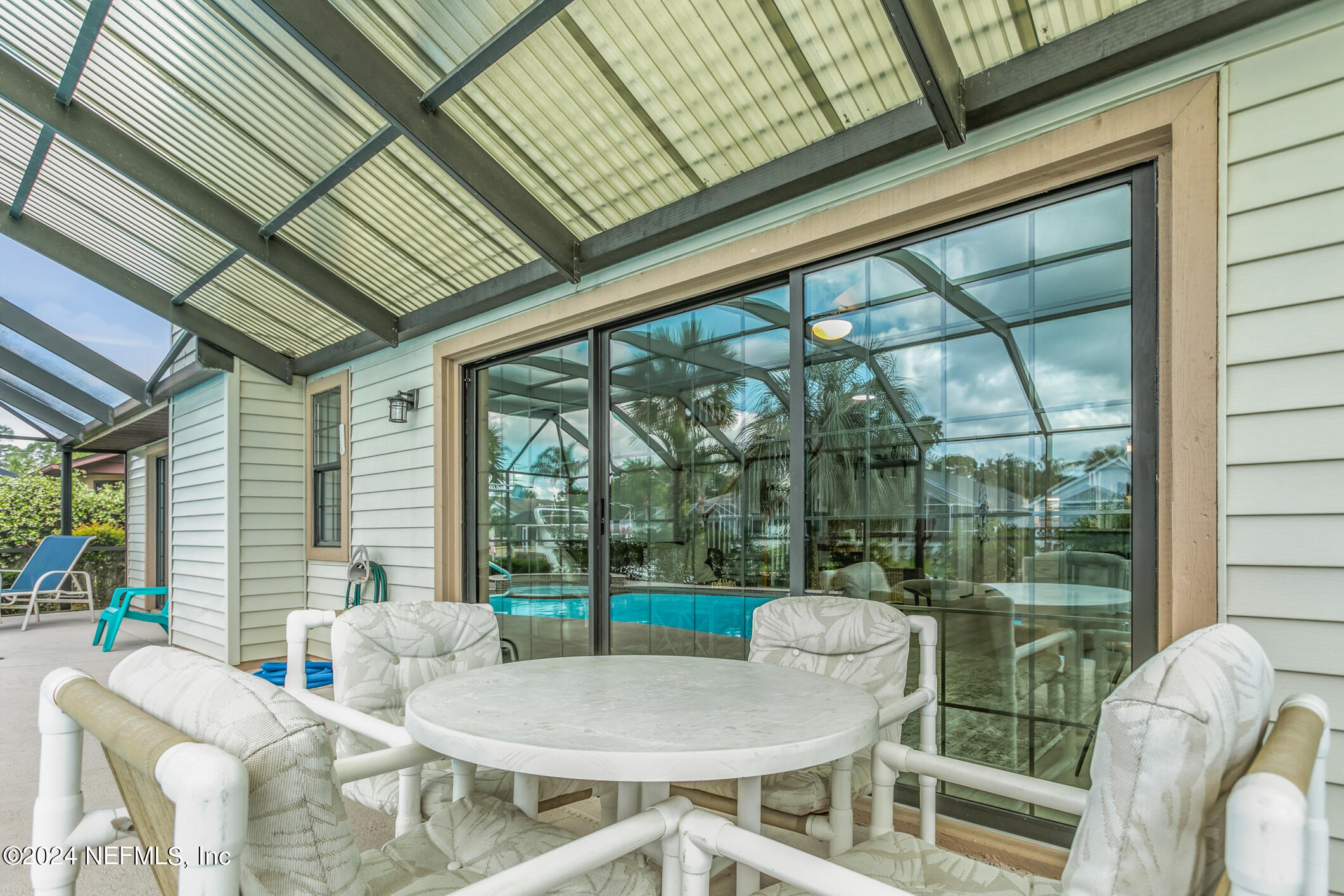 8 CEDARFORD Court