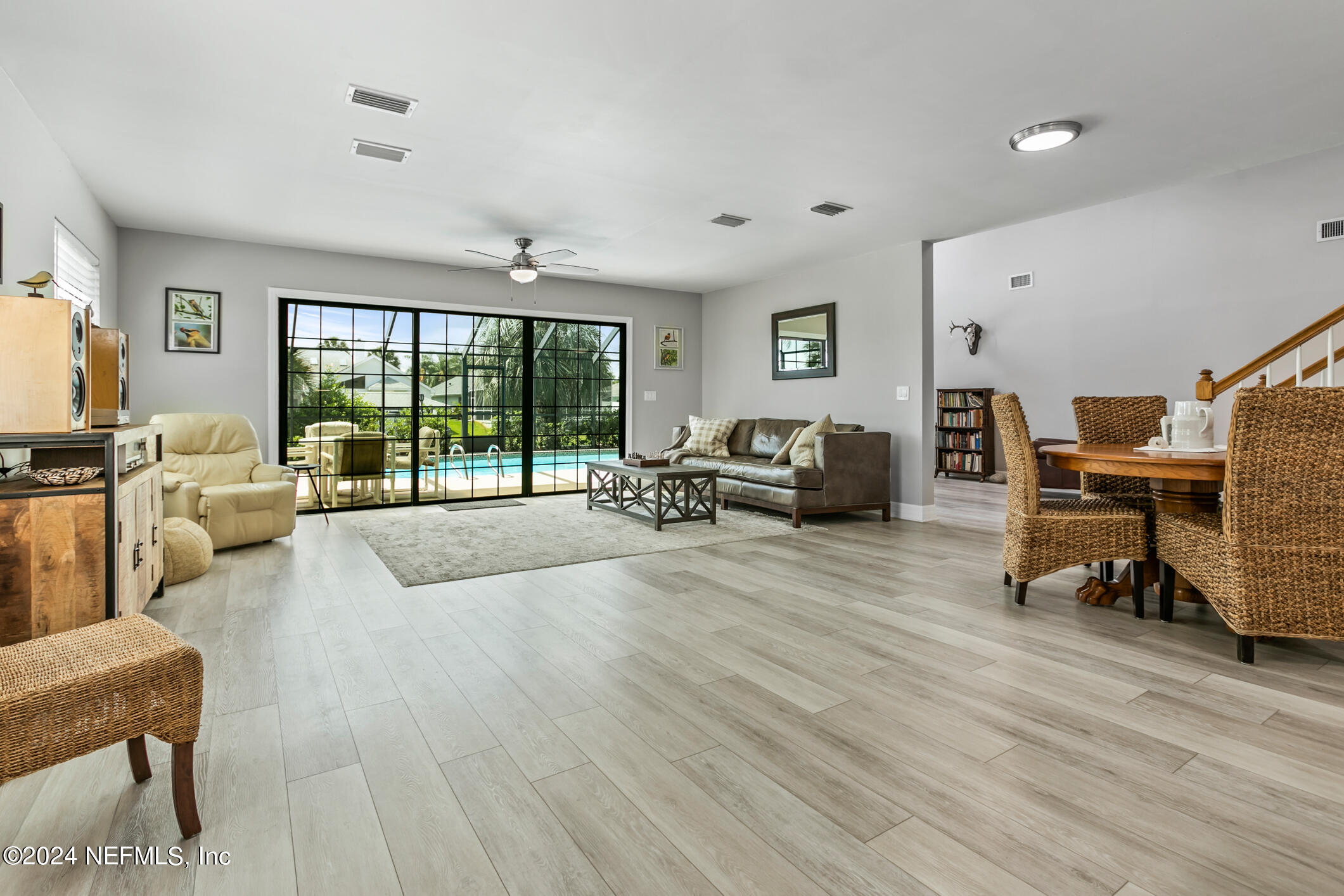 8 CEDARFORD Court