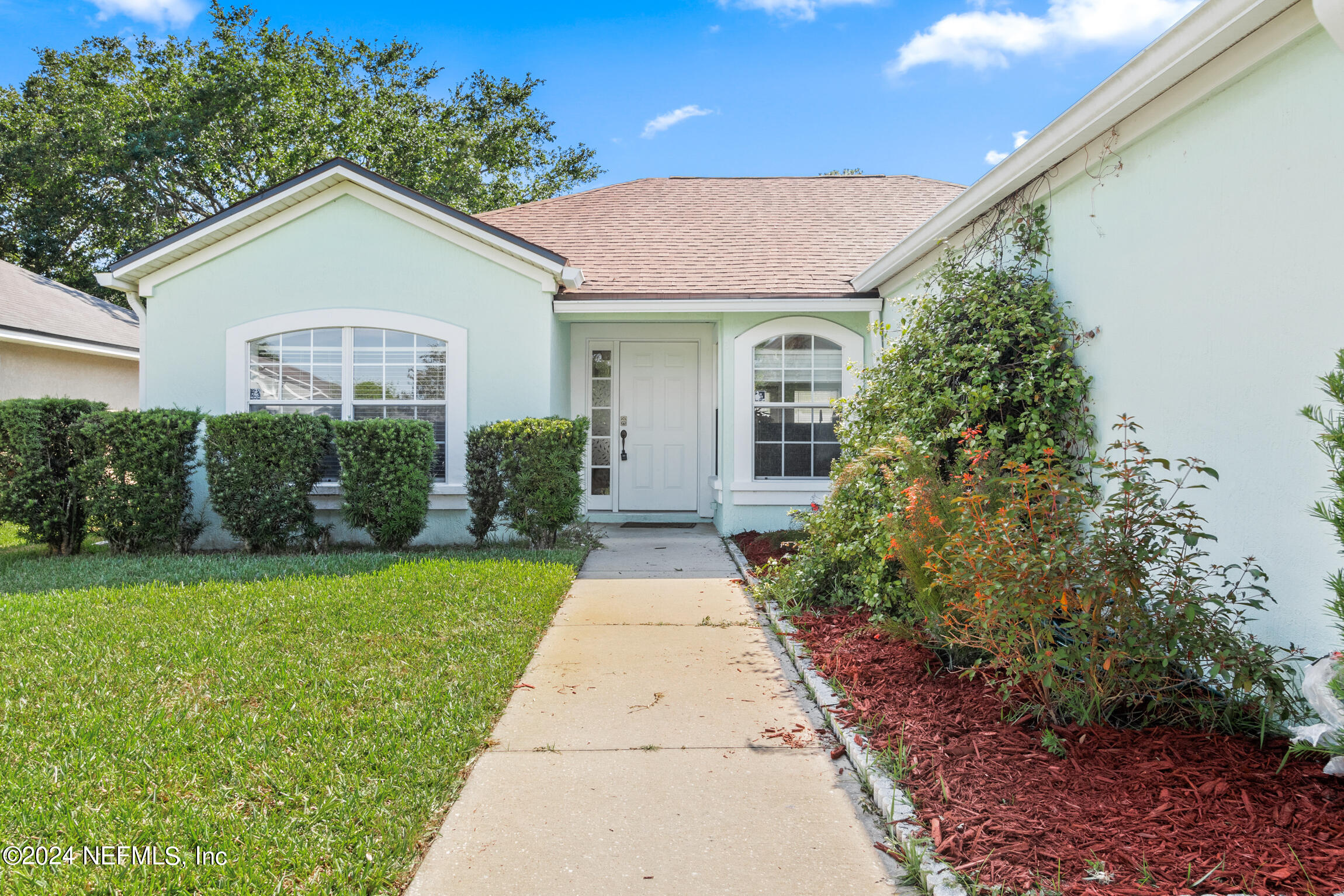 992 OAK ARBOR Circle