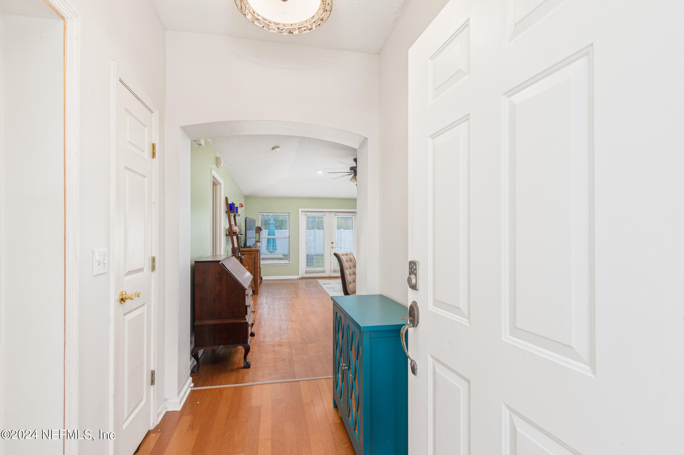 992 OAK ARBOR Circle