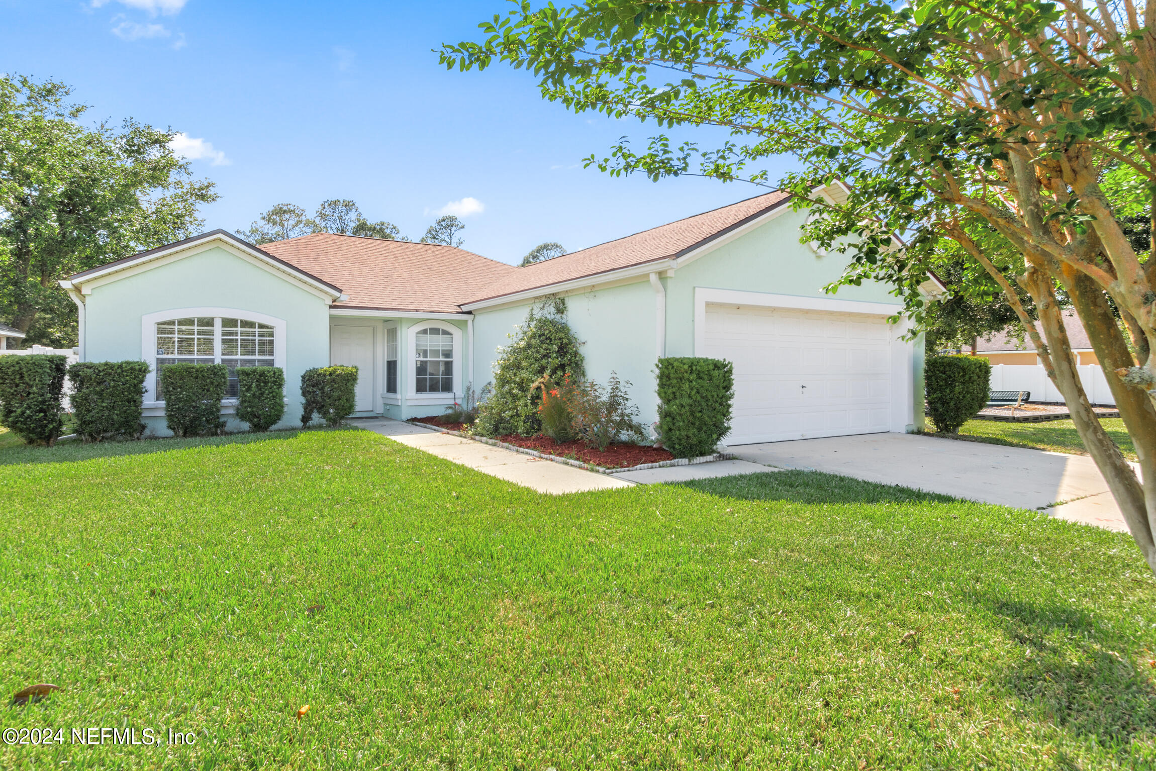 992 OAK ARBOR Circle
