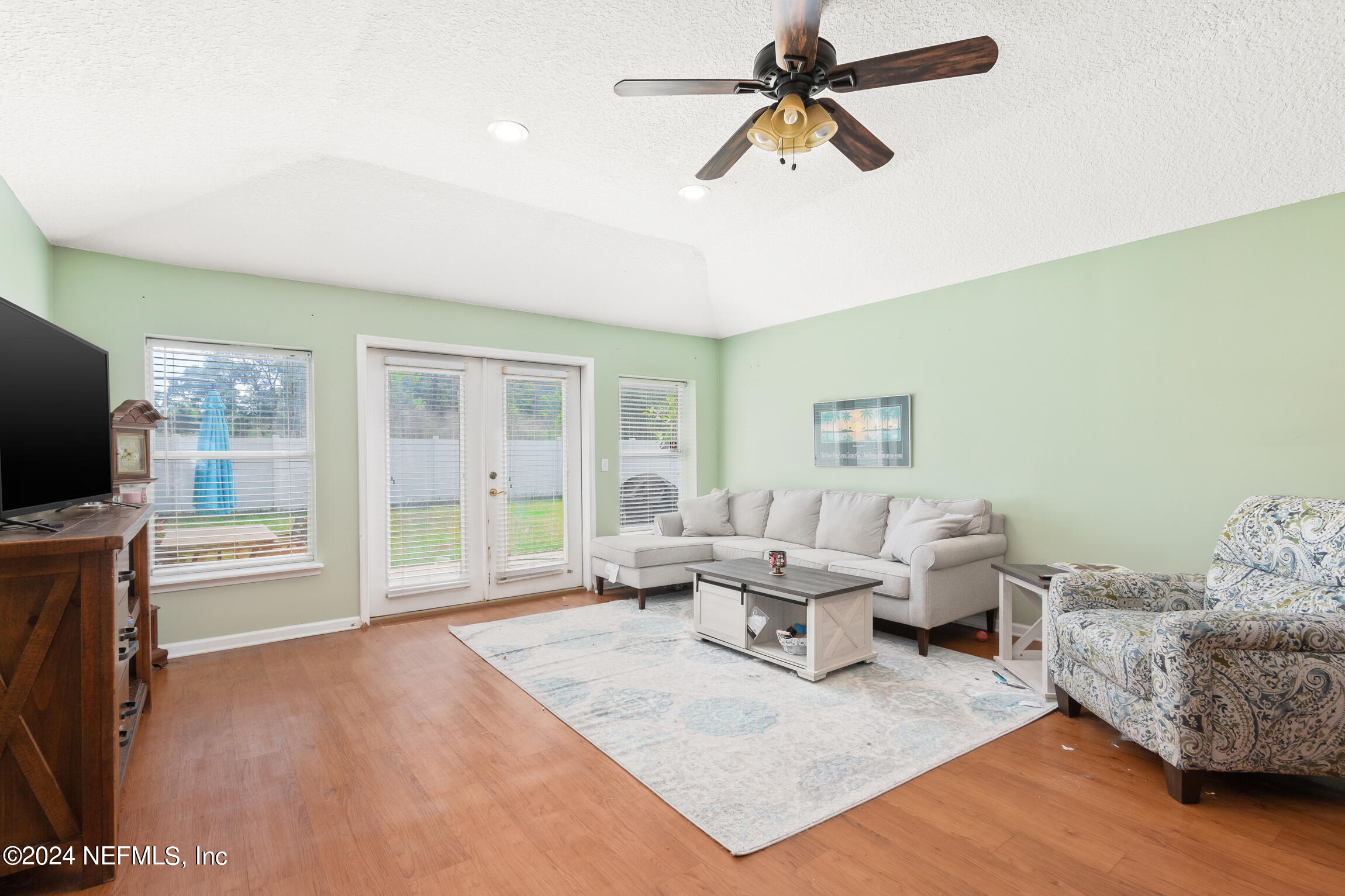 992 OAK ARBOR Circle