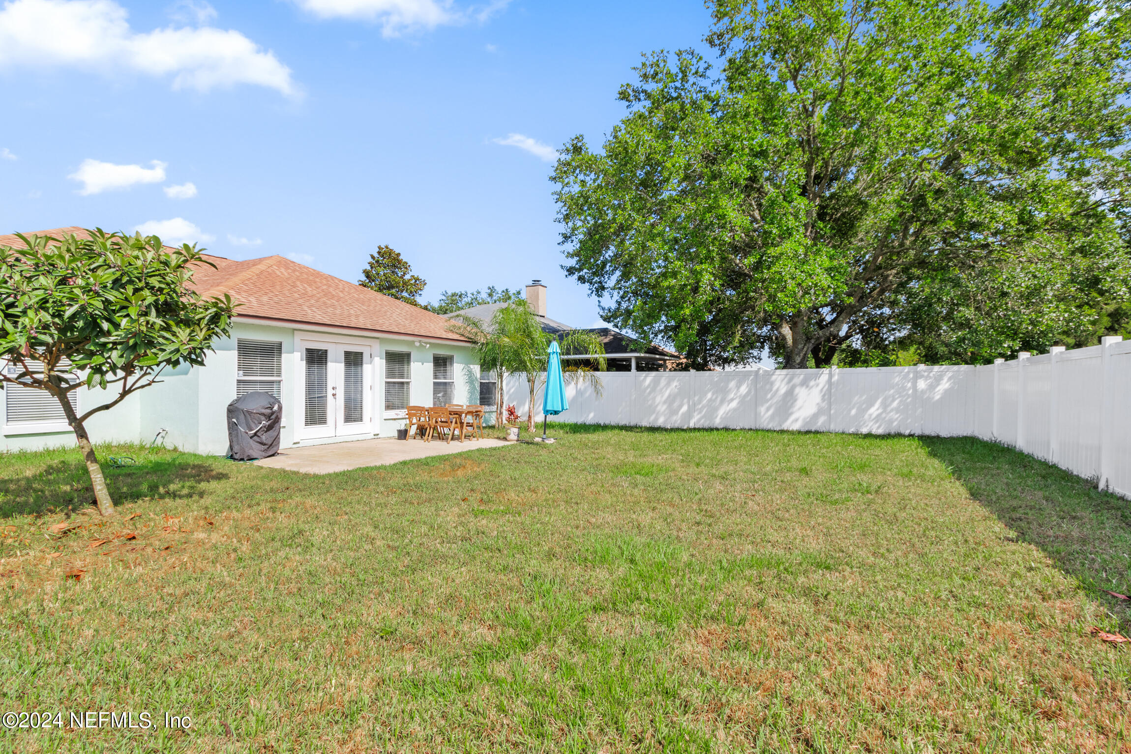 992 OAK ARBOR Circle