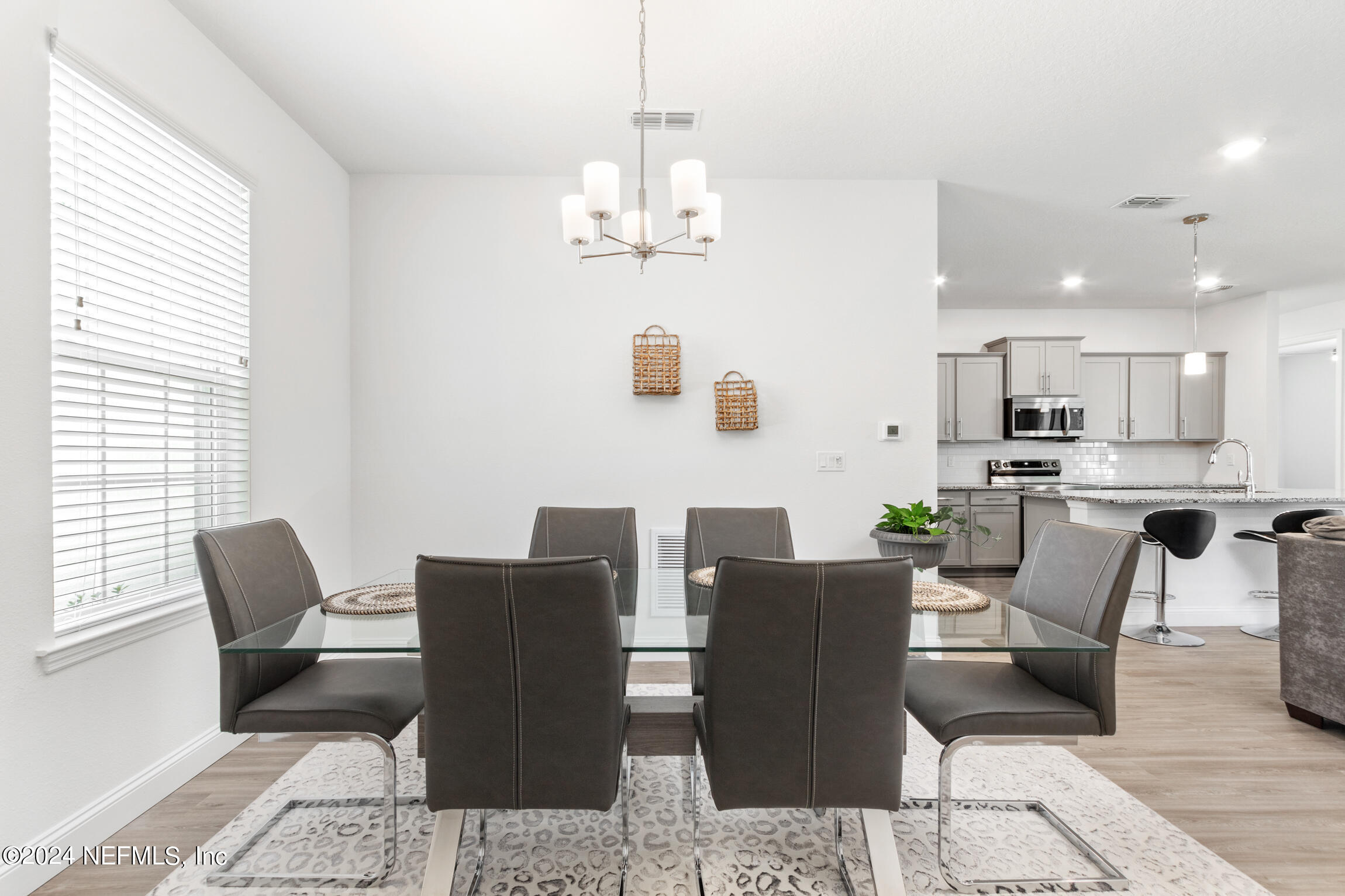 17 PITTMAN Place