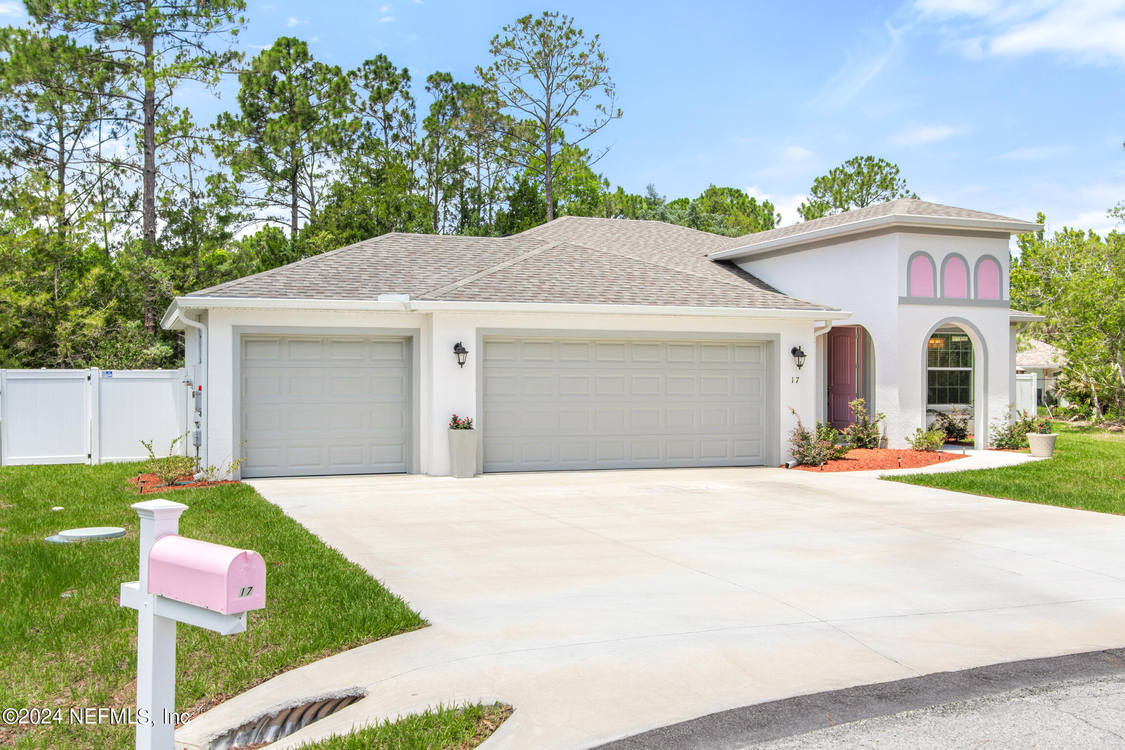 17 PITTMAN Place