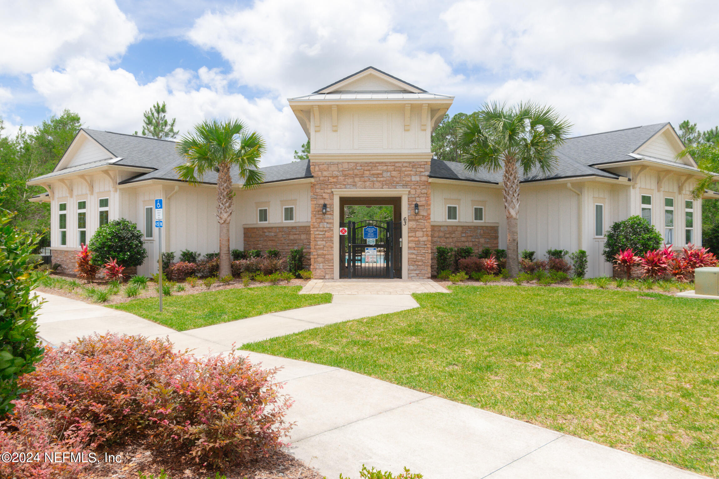712 SEVILLE Parkway