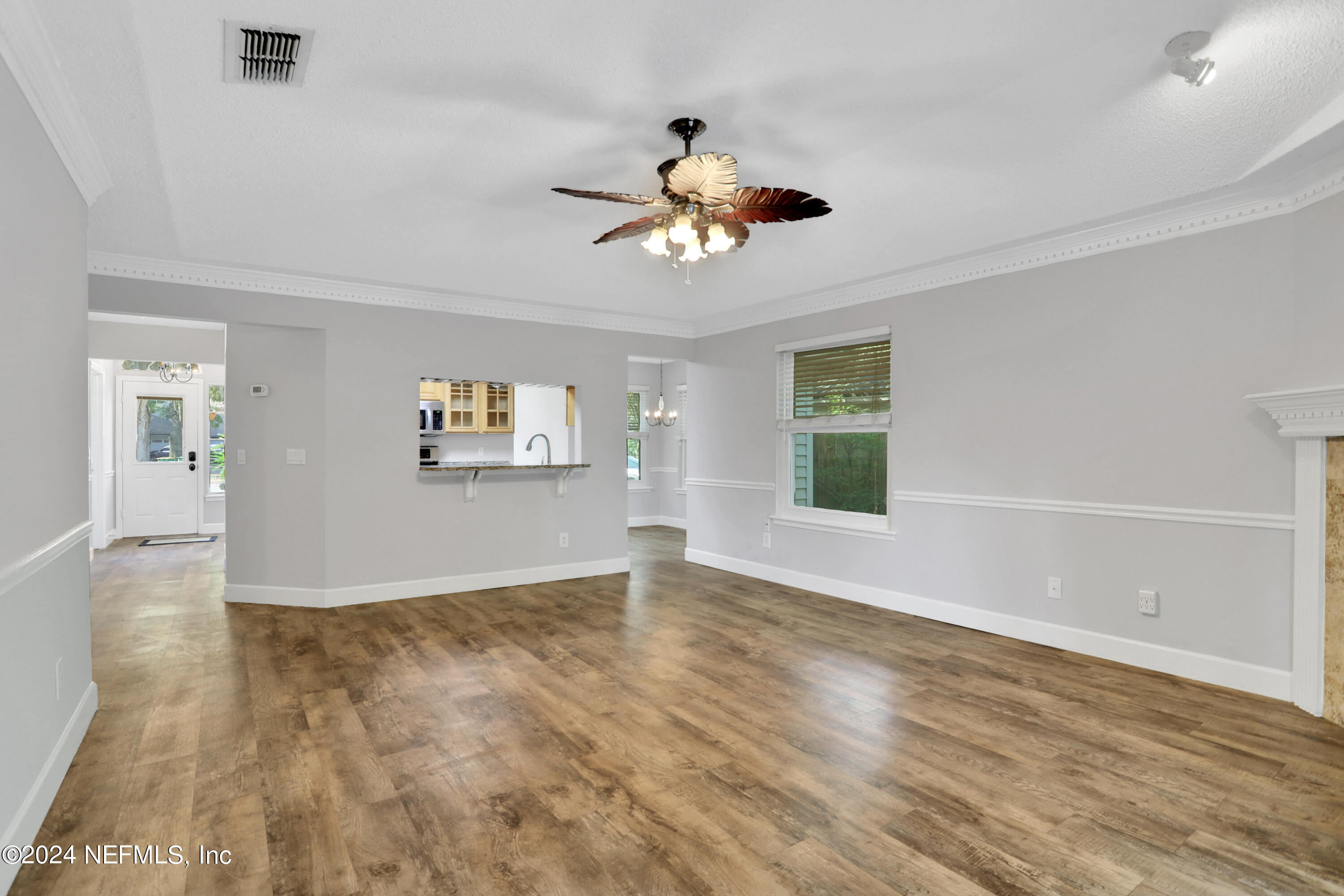 1229 ZEPHYR Way S