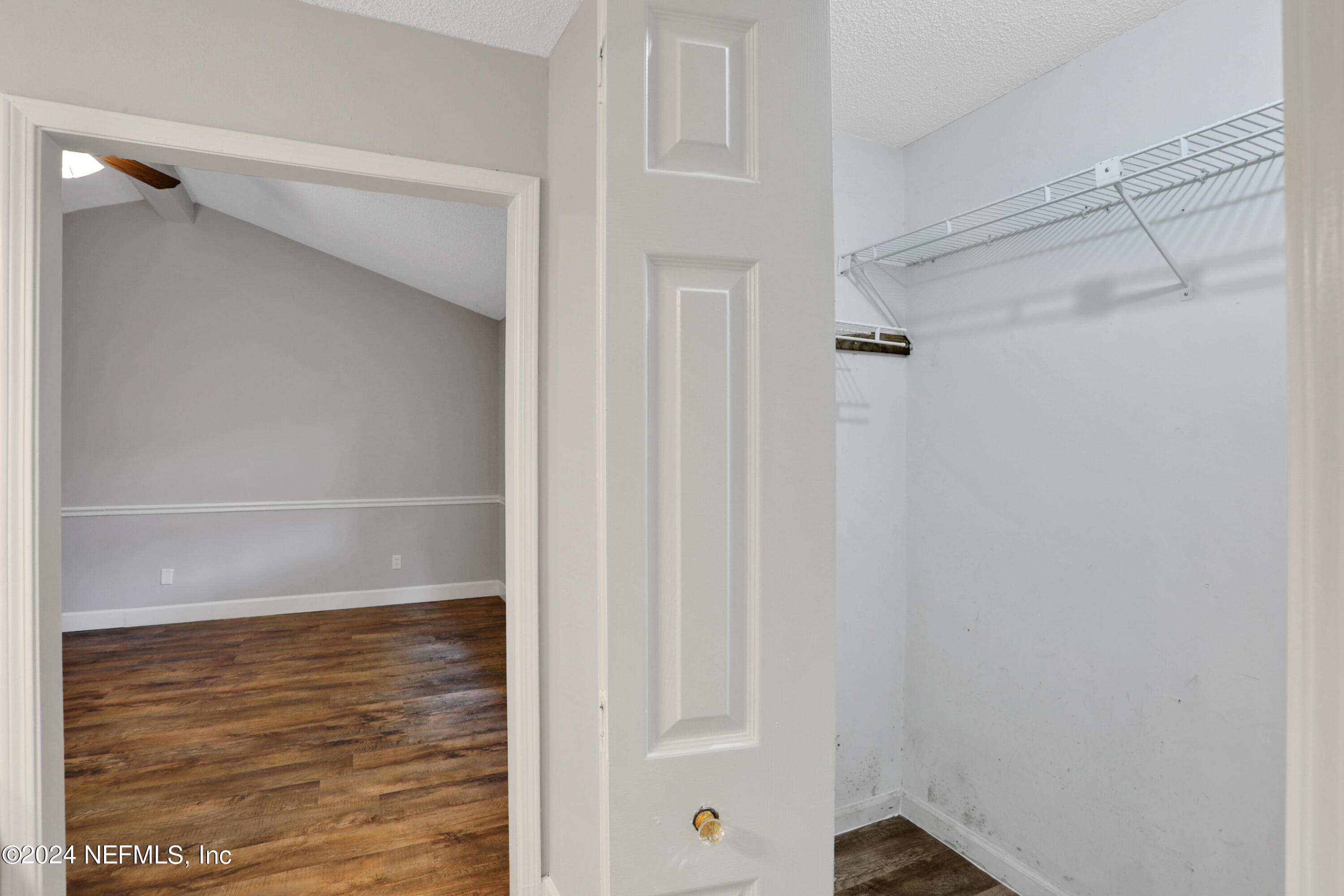 1229 ZEPHYR Way S