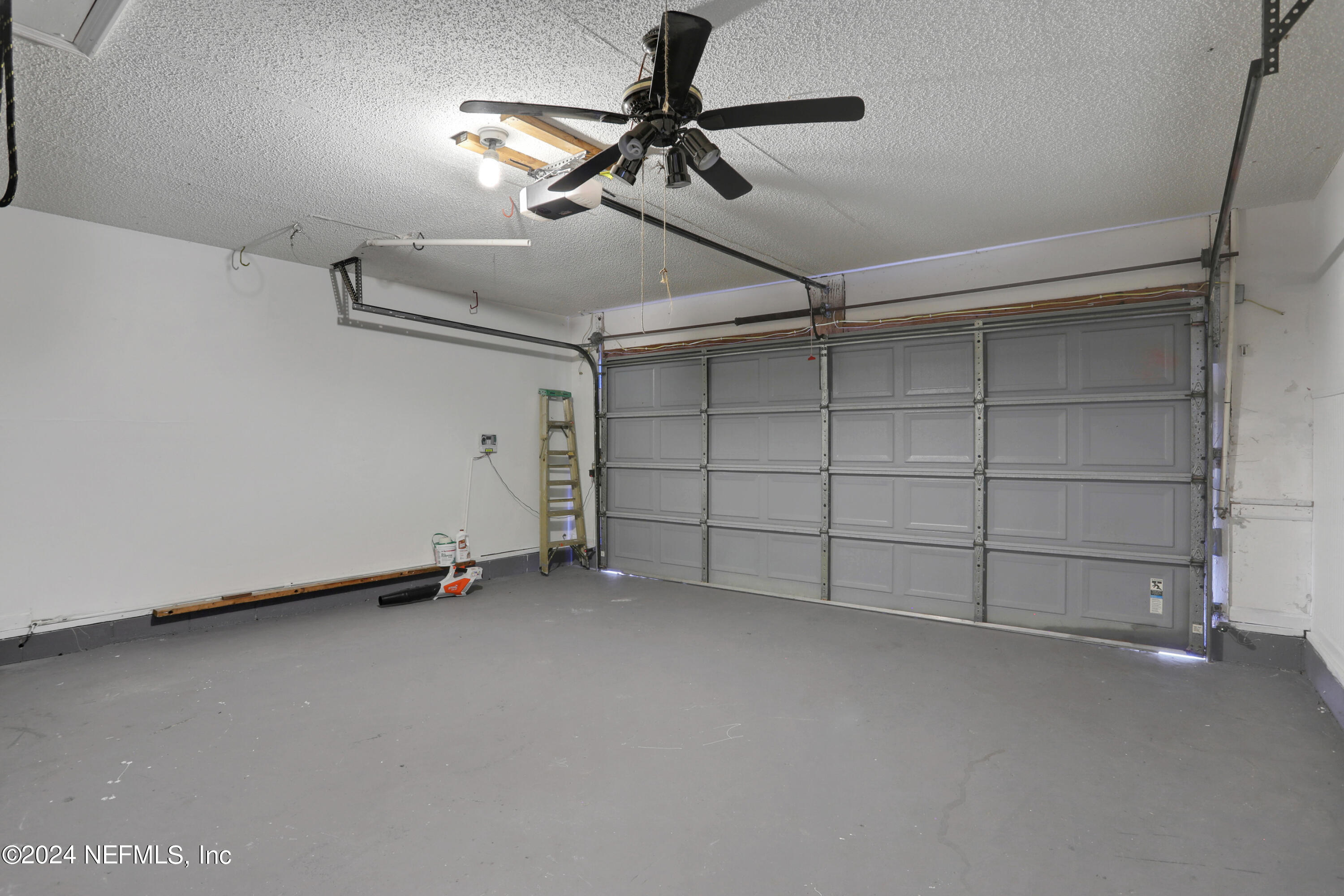 1229 ZEPHYR Way S