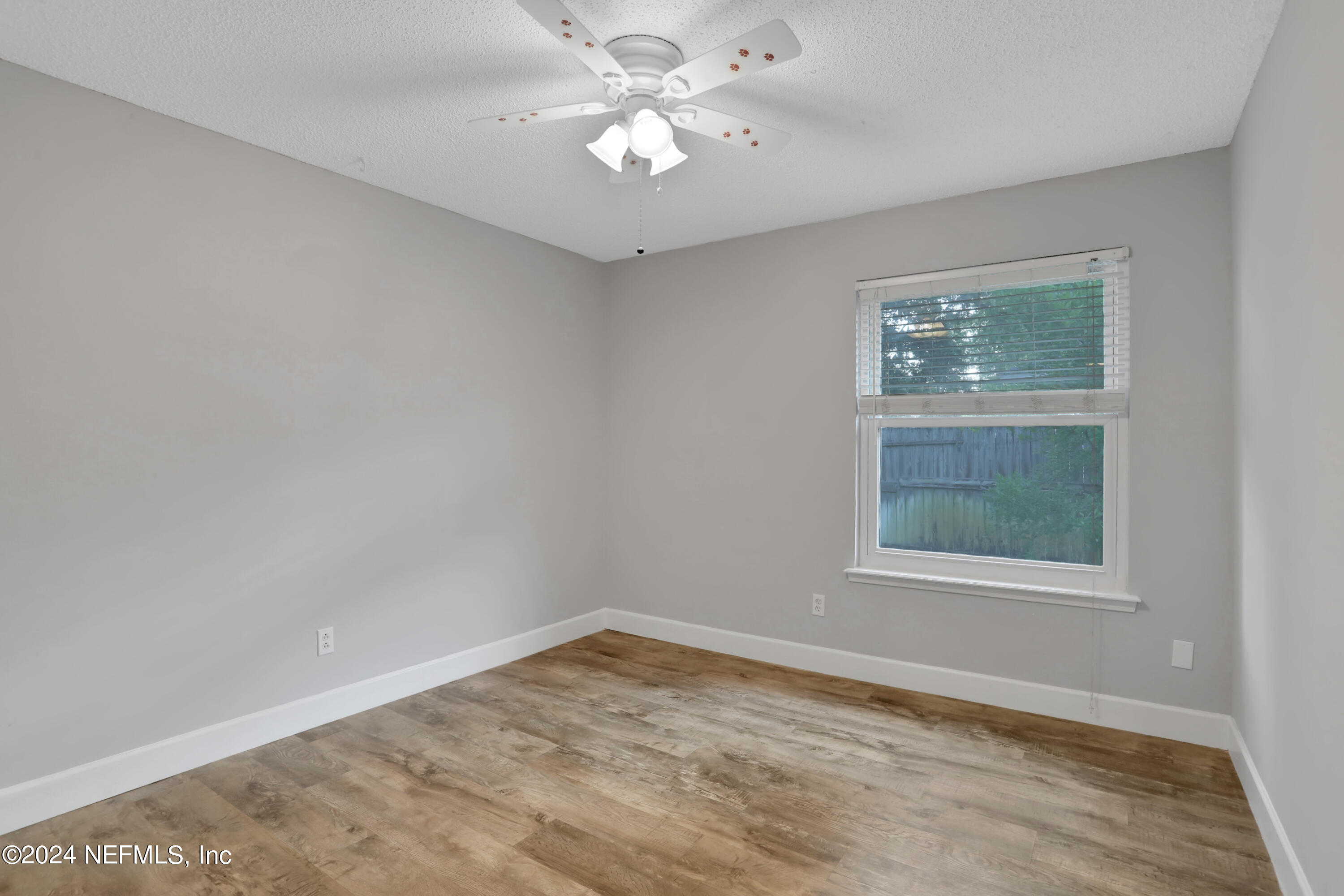 1229 ZEPHYR Way S