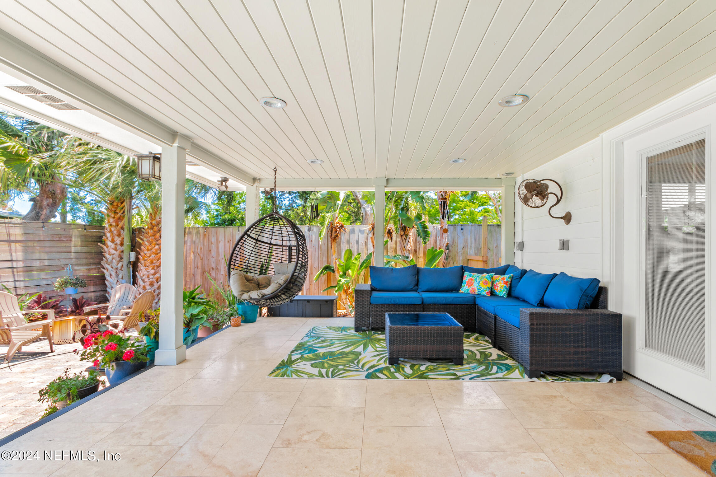 27 MONTRANO Avenue