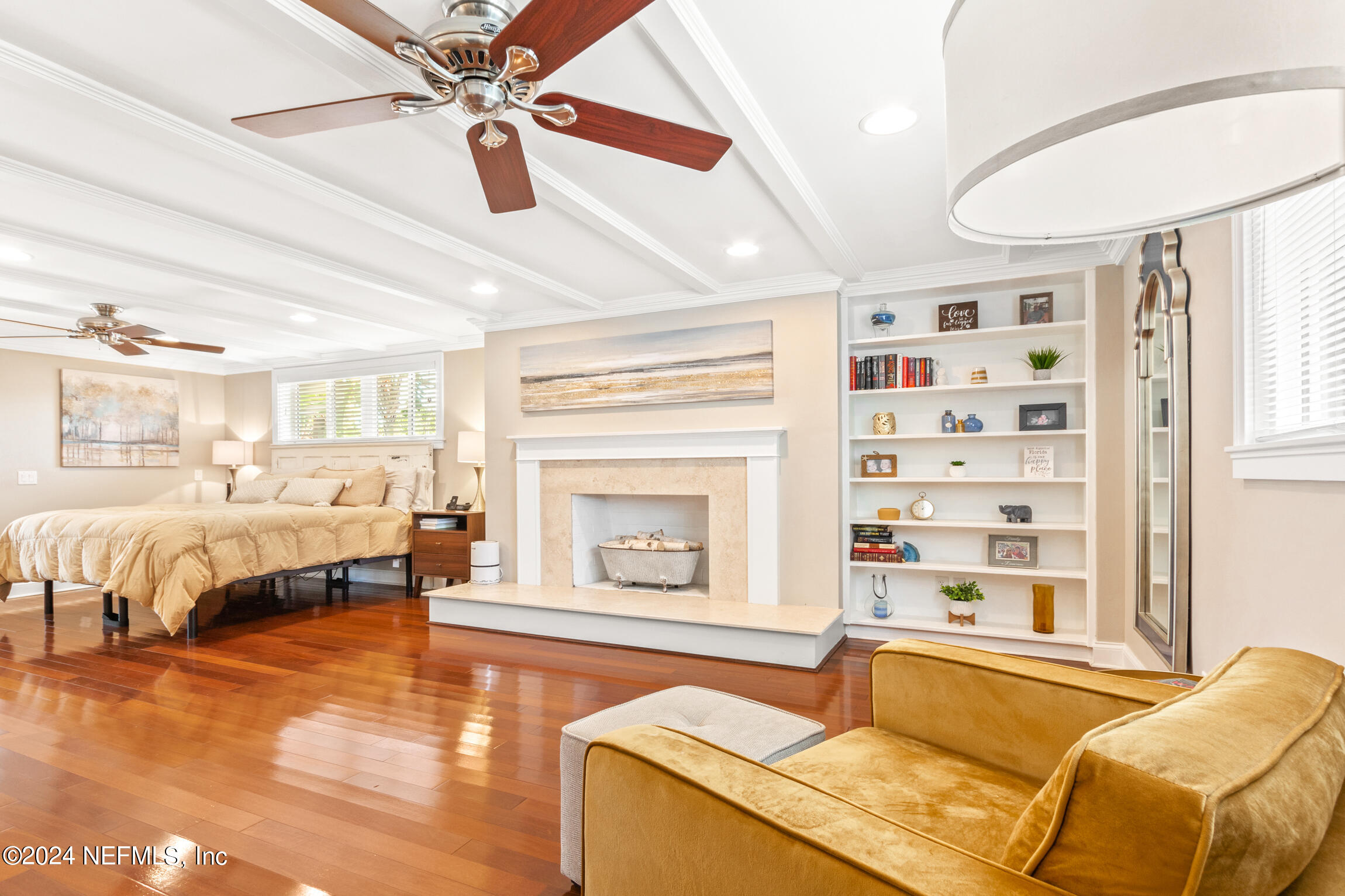 27 MONTRANO Avenue