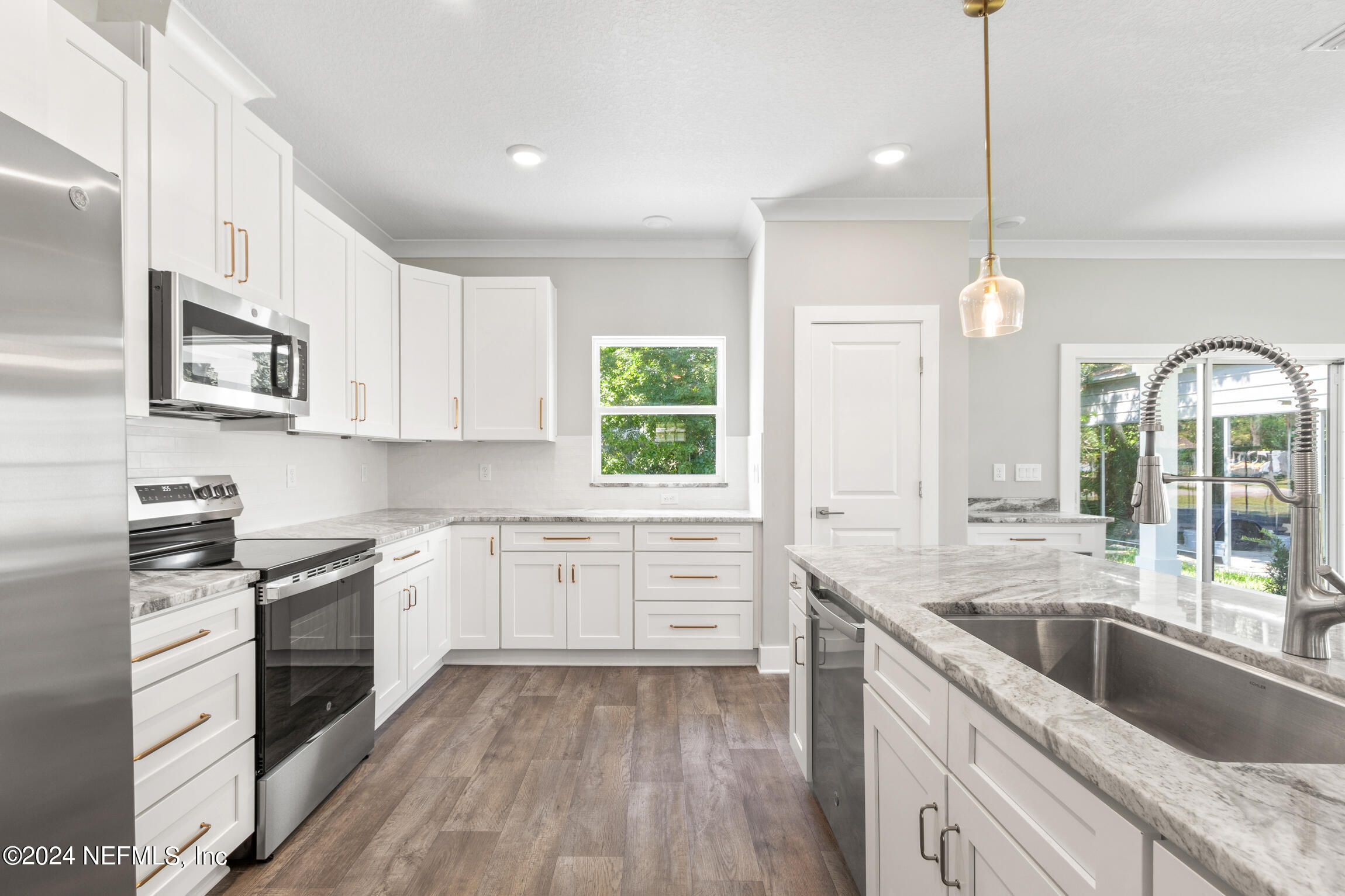 6779 MAGNOLIA Lane