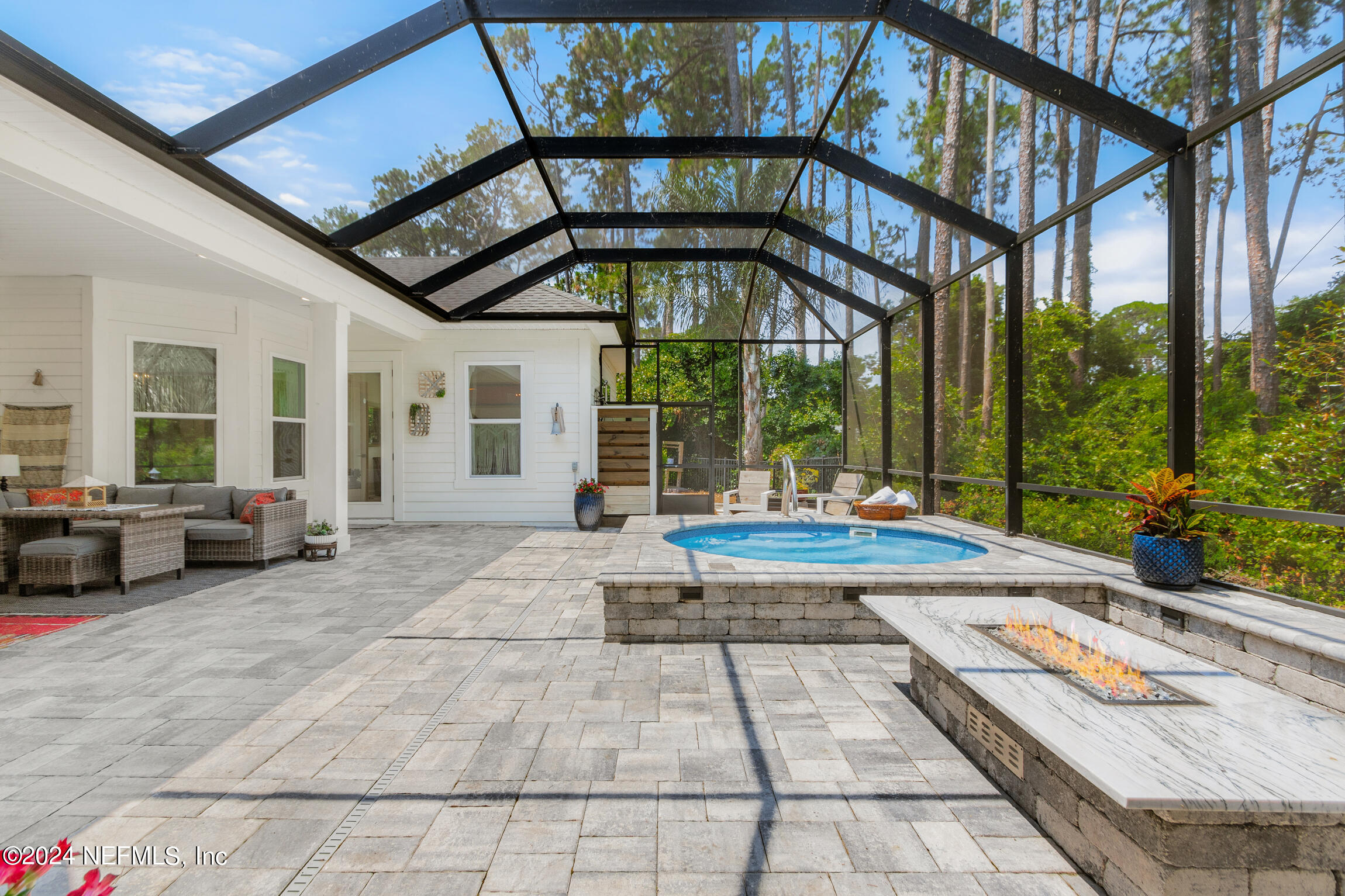 595 PESCADO Drive