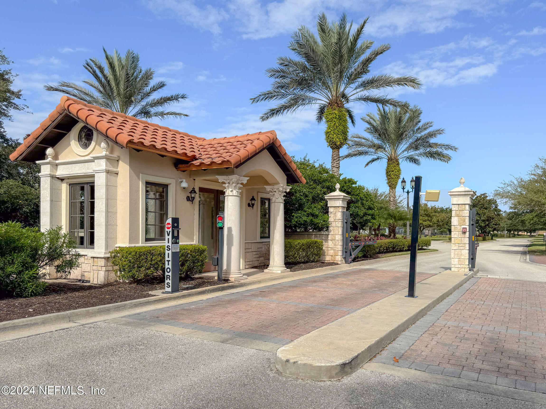 595 PESCADO Drive
