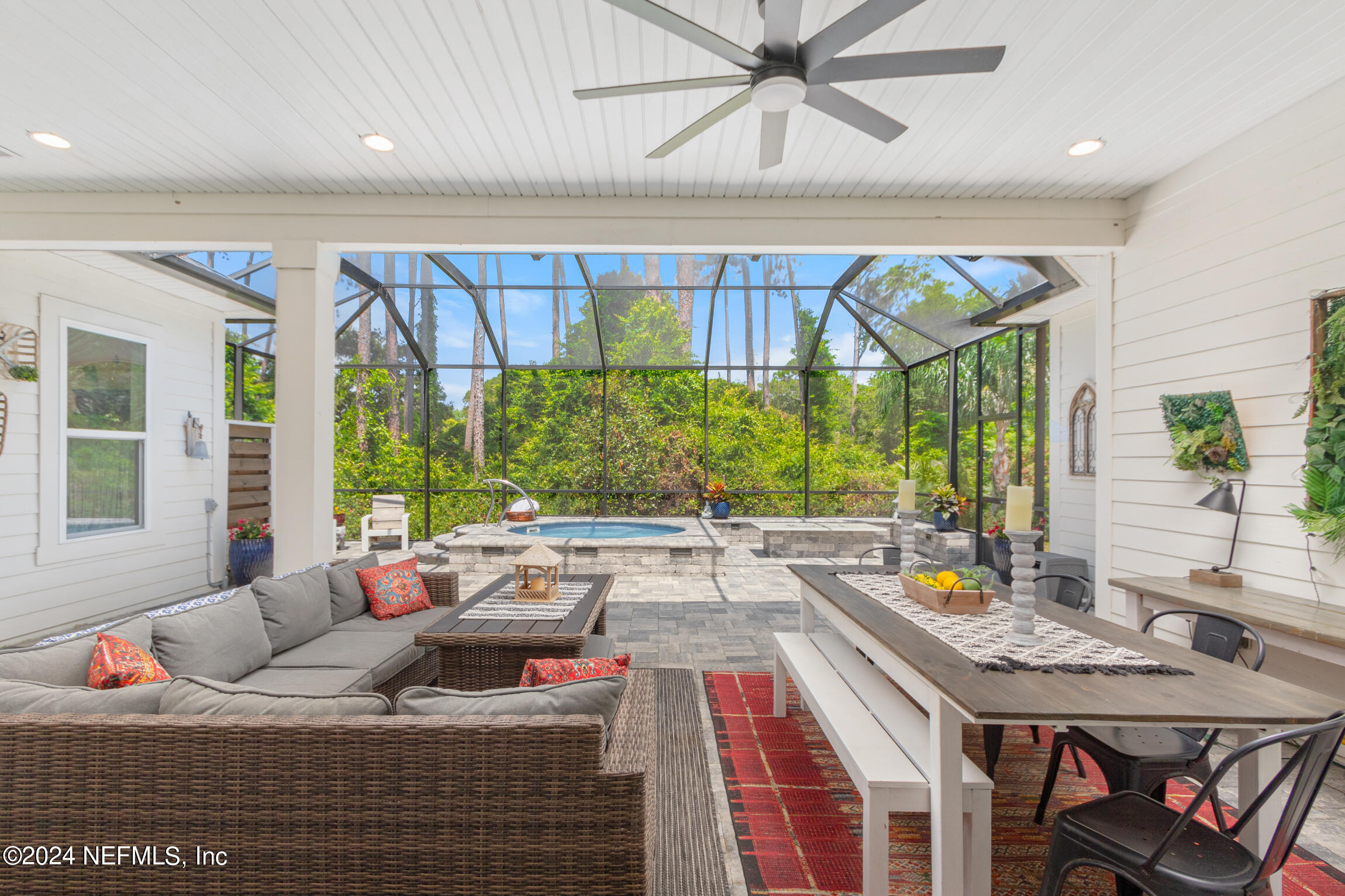 595 PESCADO Drive