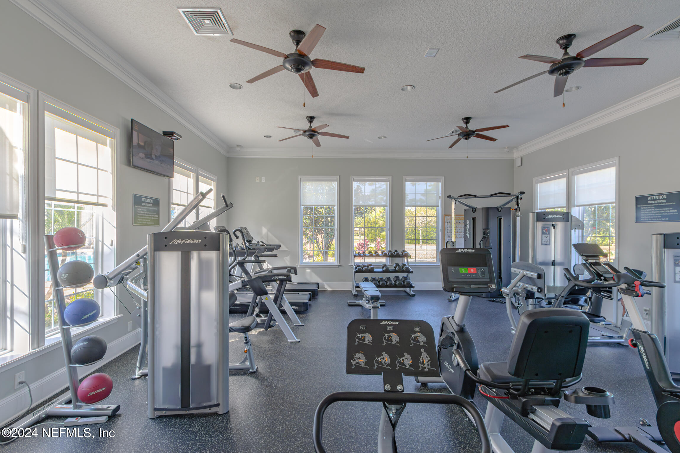 595 PESCADO Drive