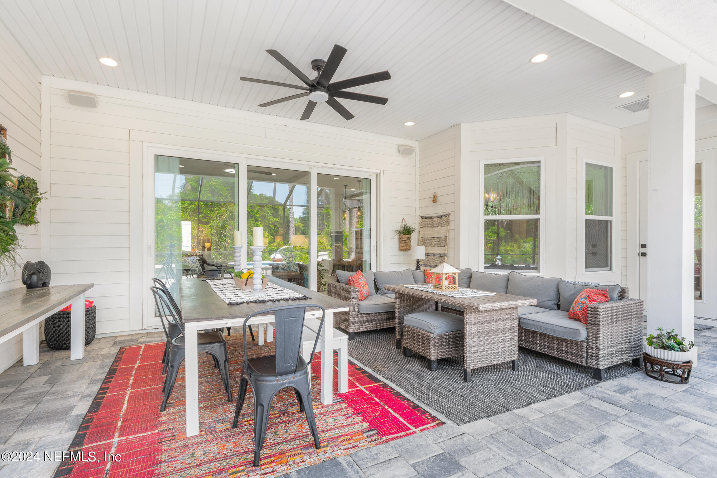 595 PESCADO Drive