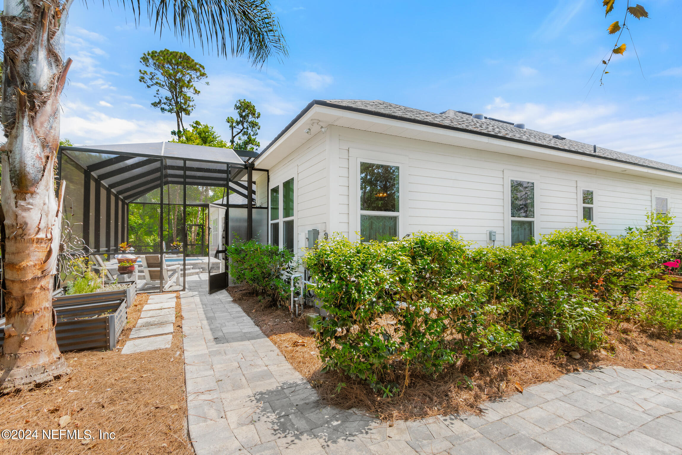 595 PESCADO Drive