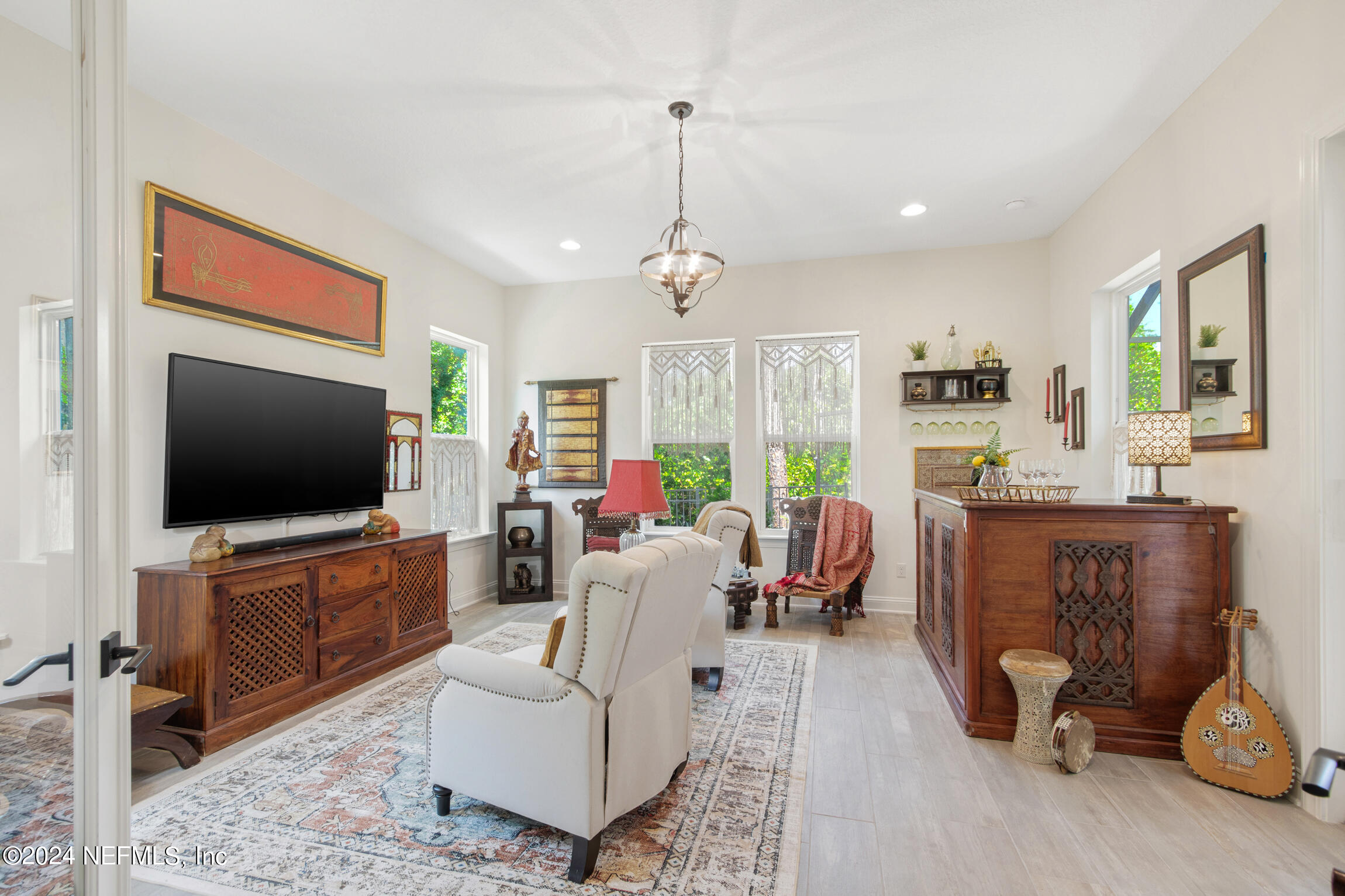 595 PESCADO Drive