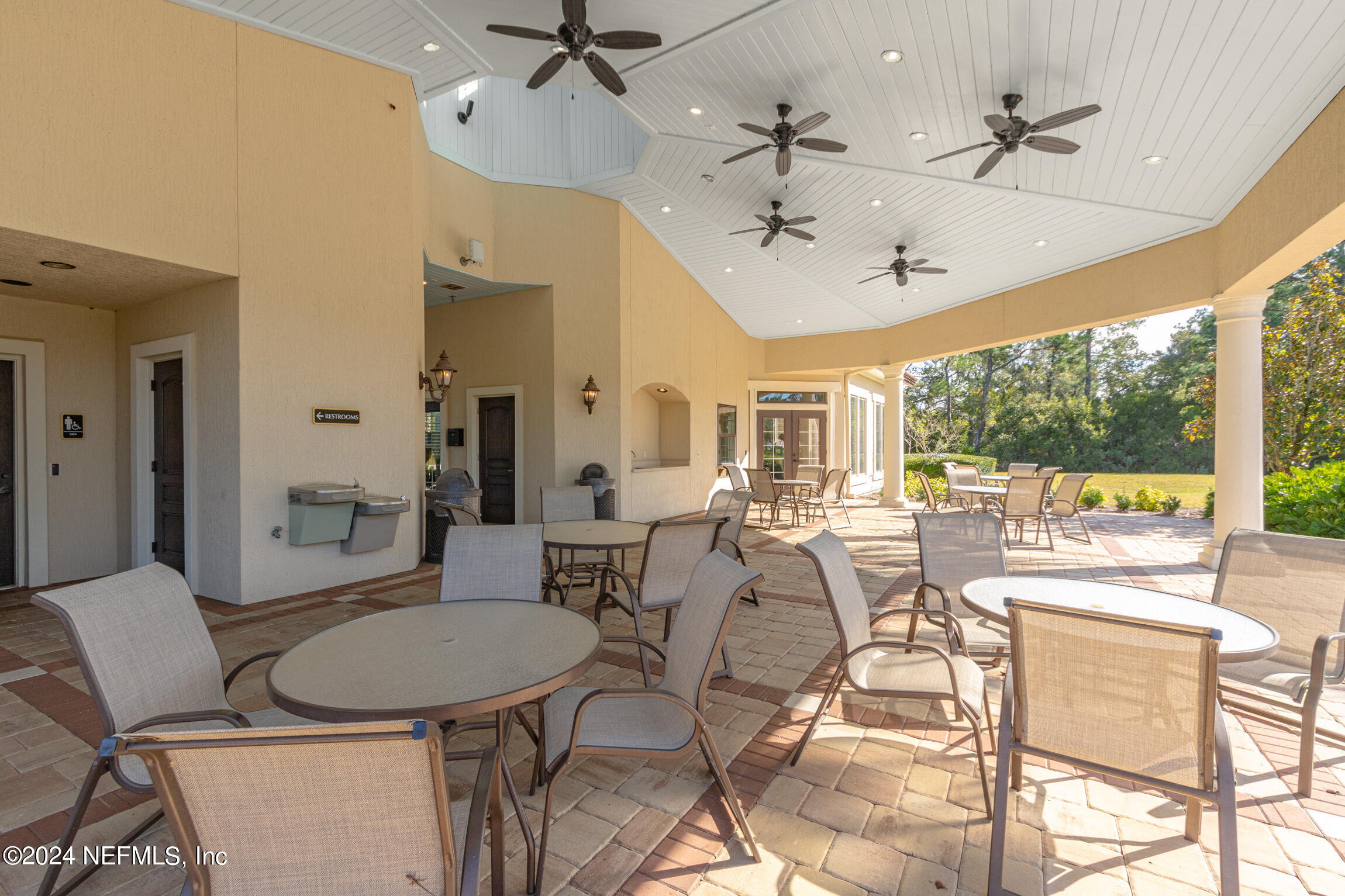 595 PESCADO Drive