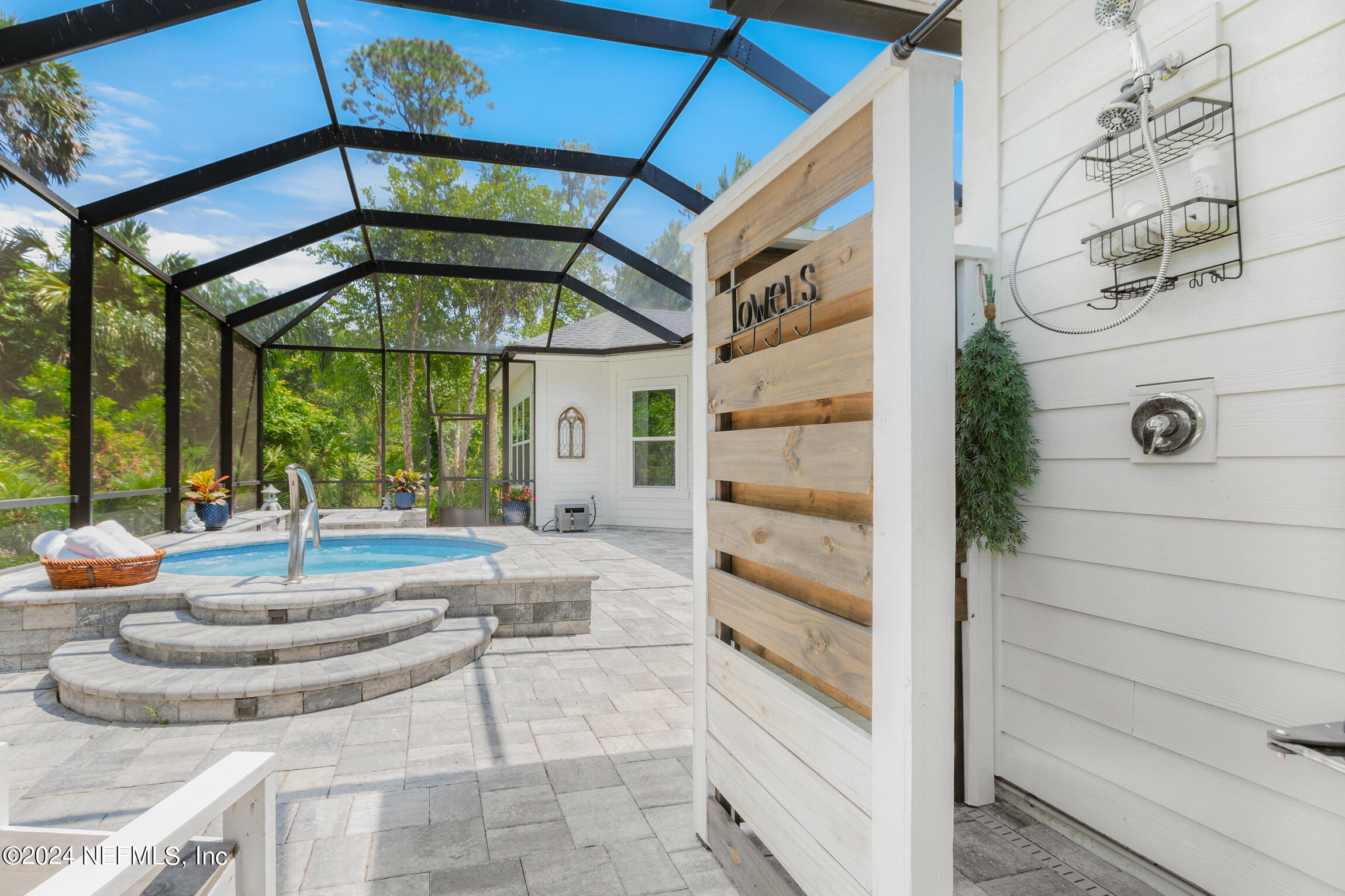 595 PESCADO Drive