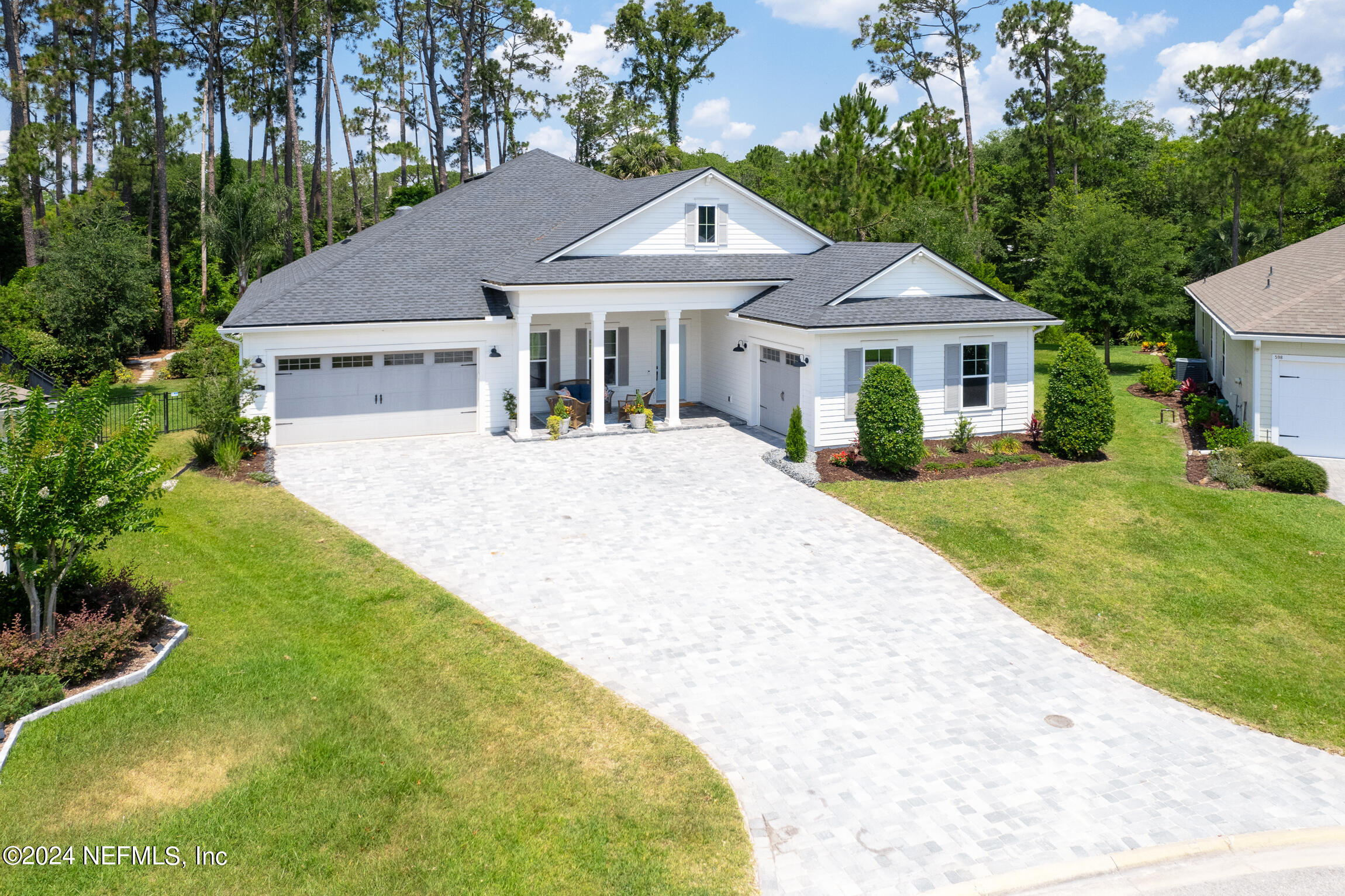 595 PESCADO Drive