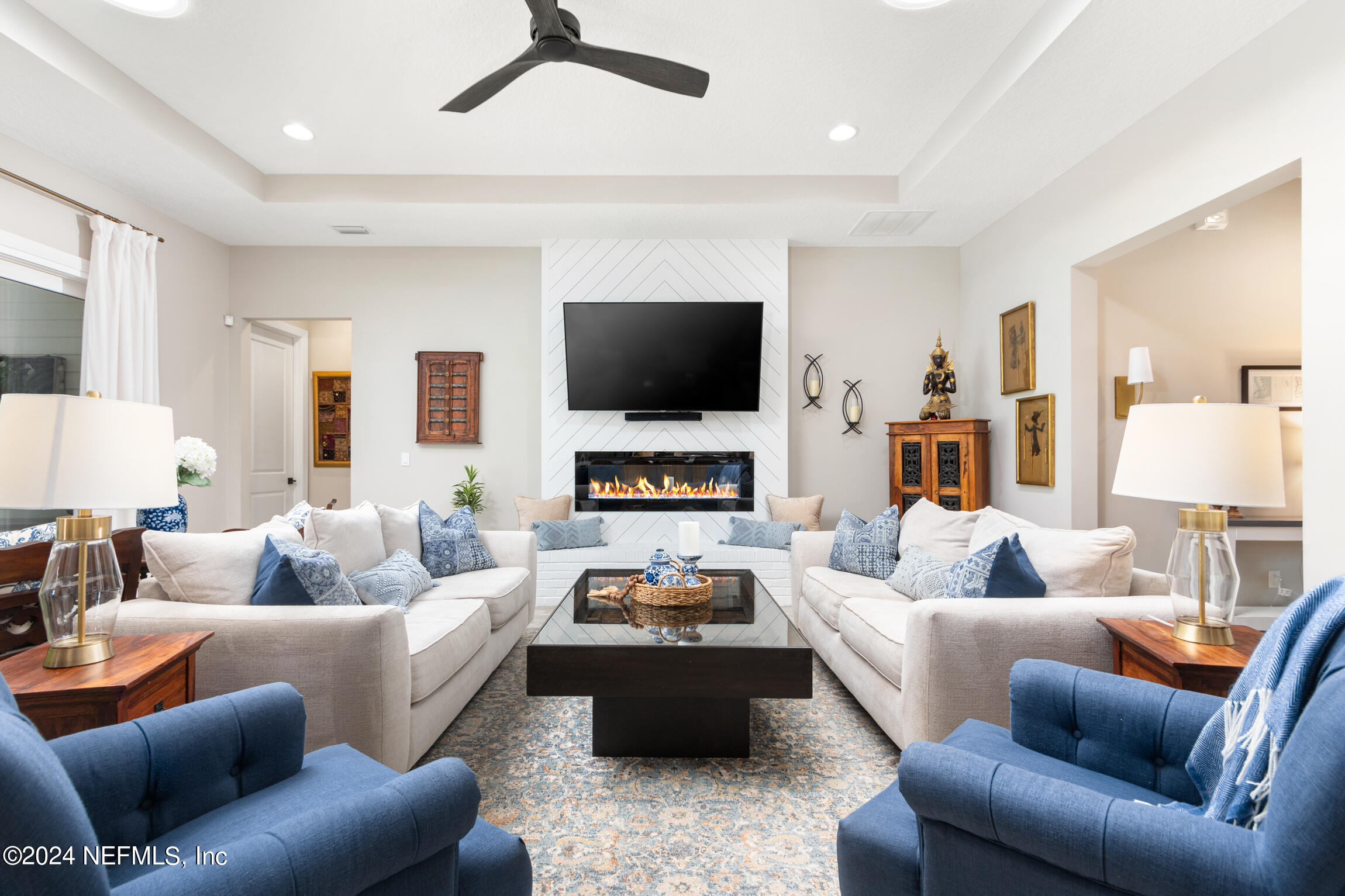 595 PESCADO Drive