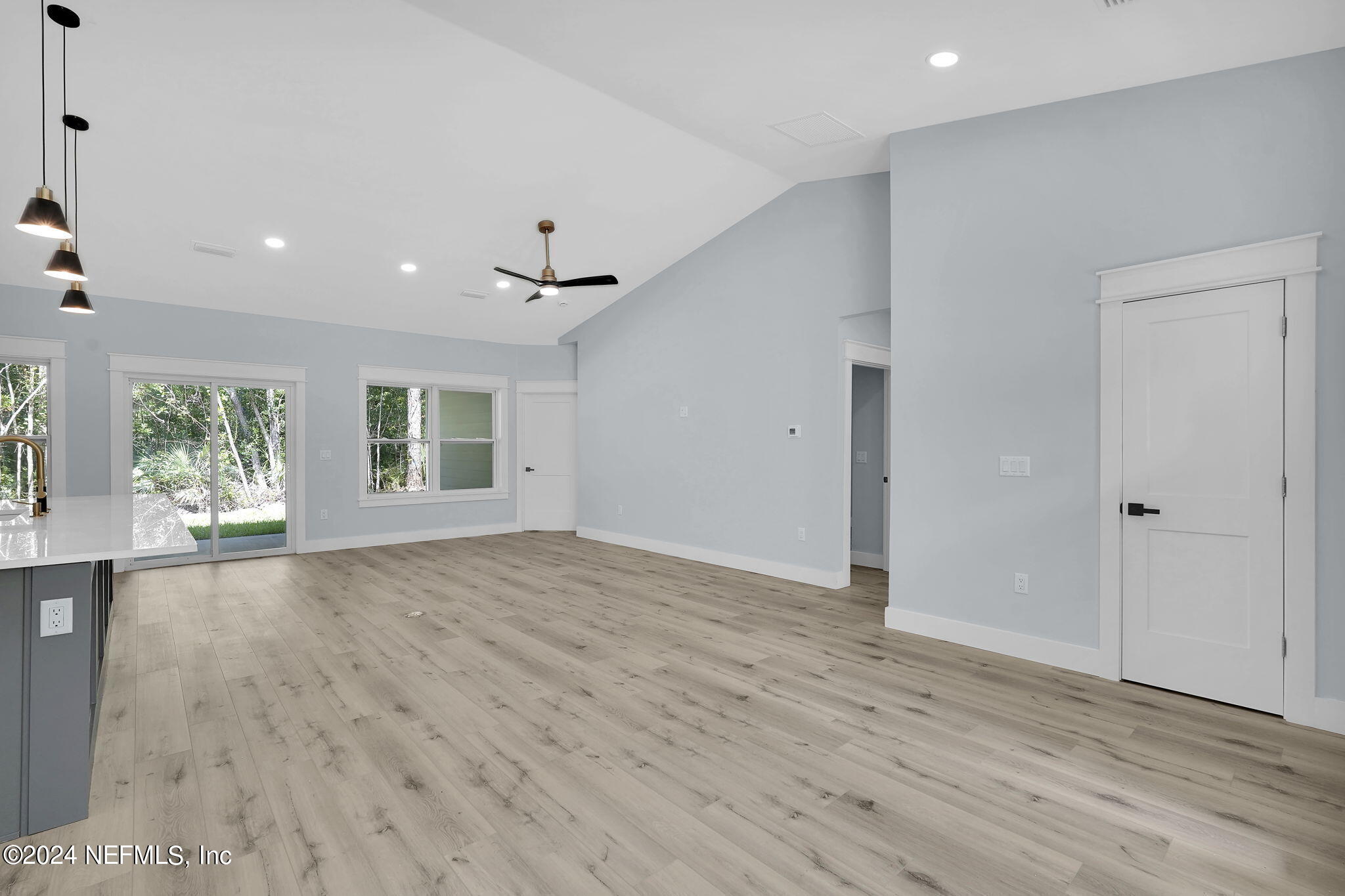 127 N PRAIRIE LAKES Drive
