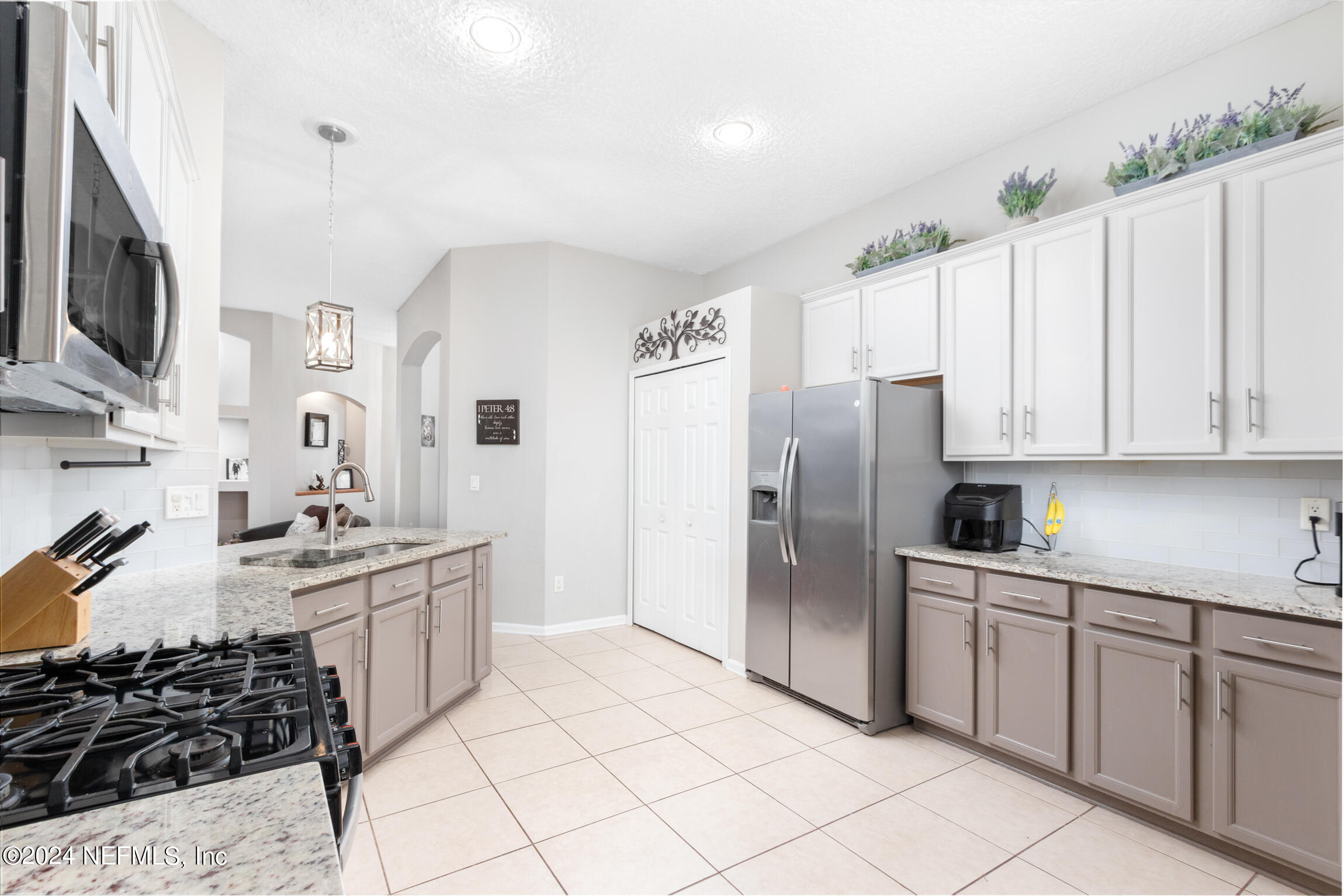 6091 GREEN POND Drive
