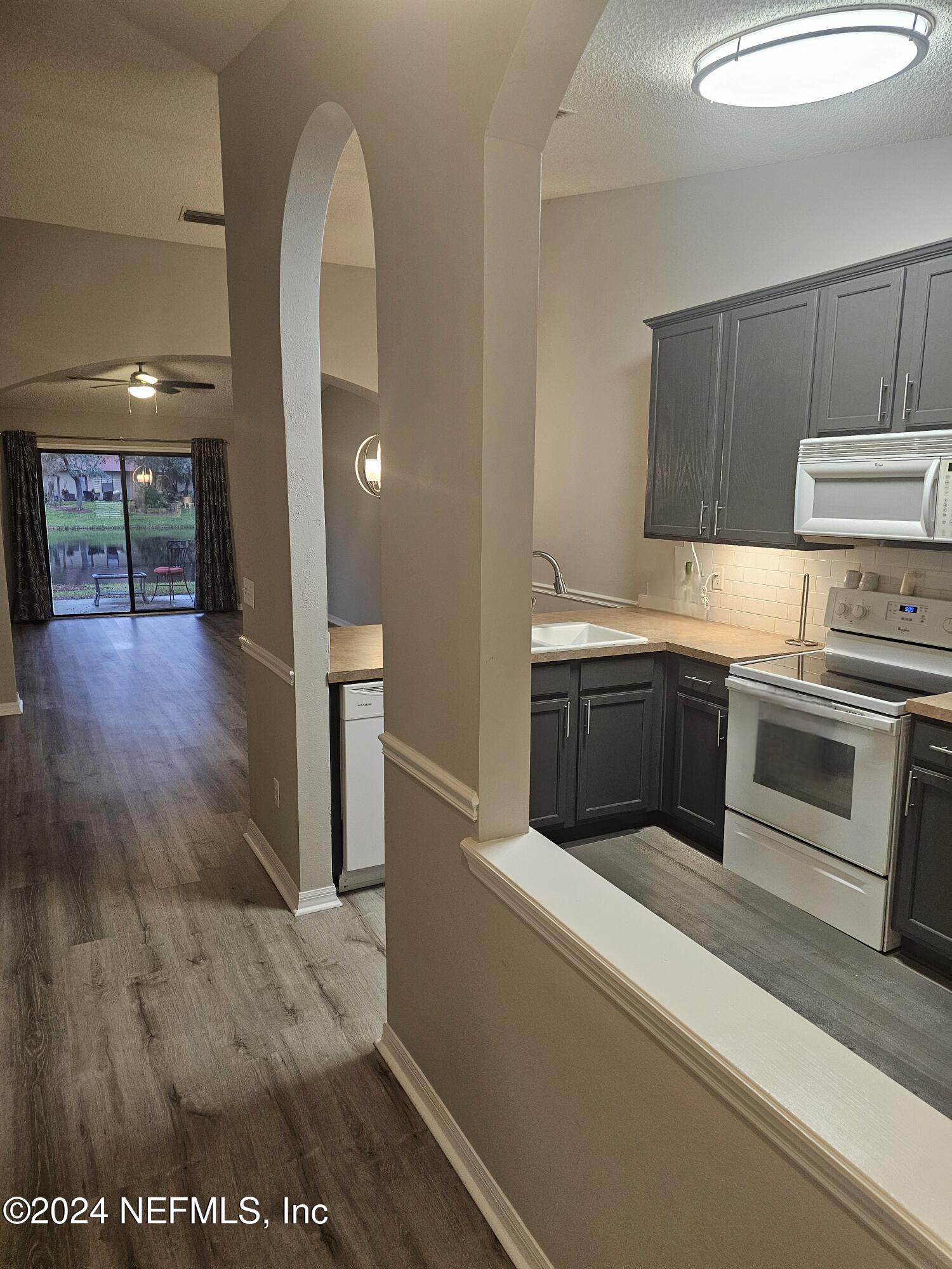 625 BRIAR WAY Lane, St. Johns