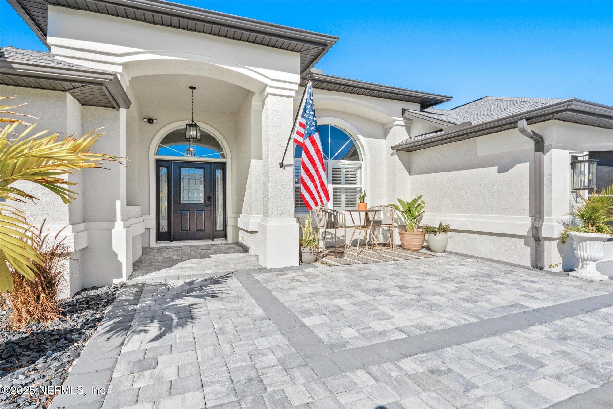 4 COLLIER Court