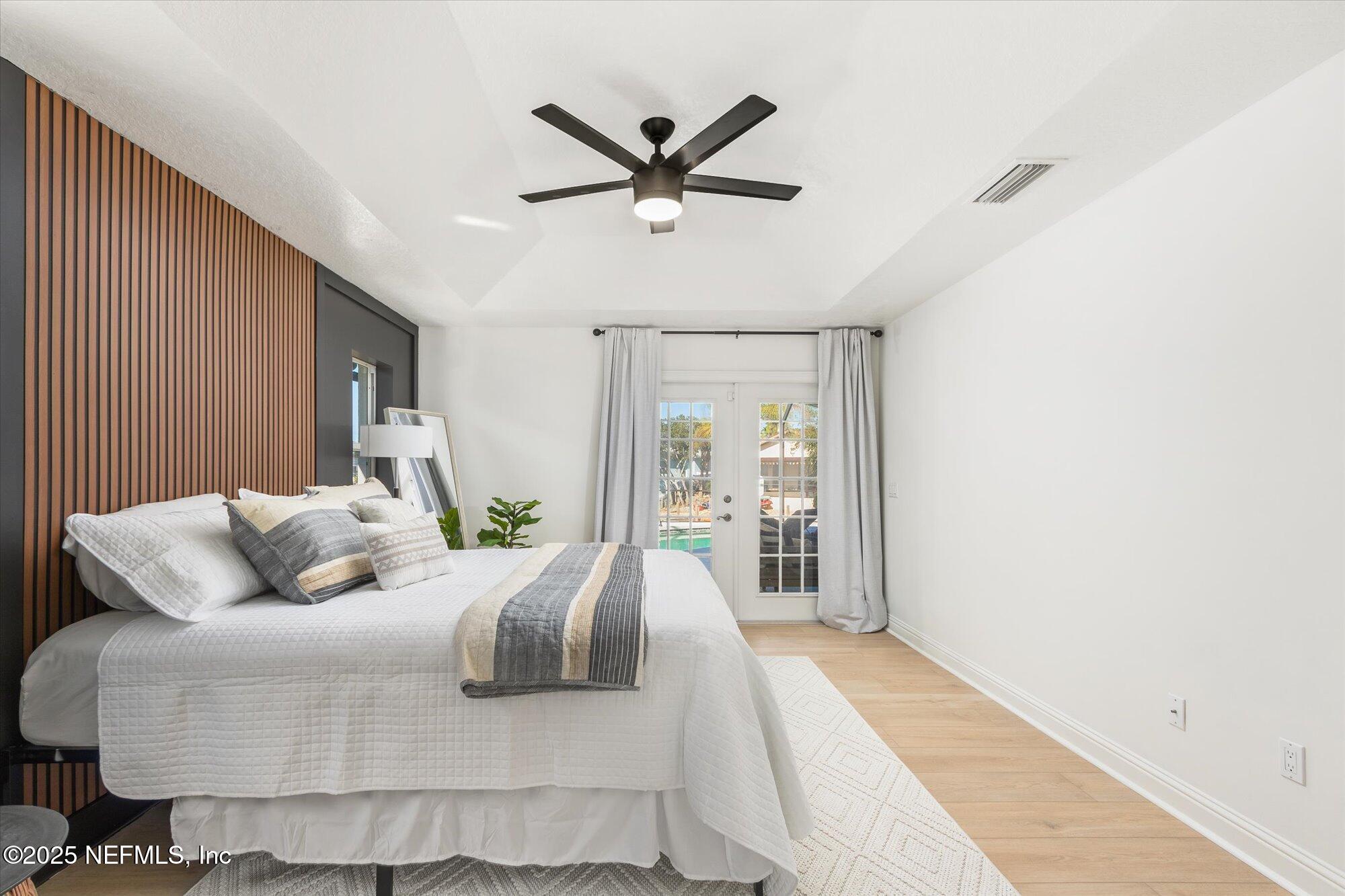 4 COLLIER Court