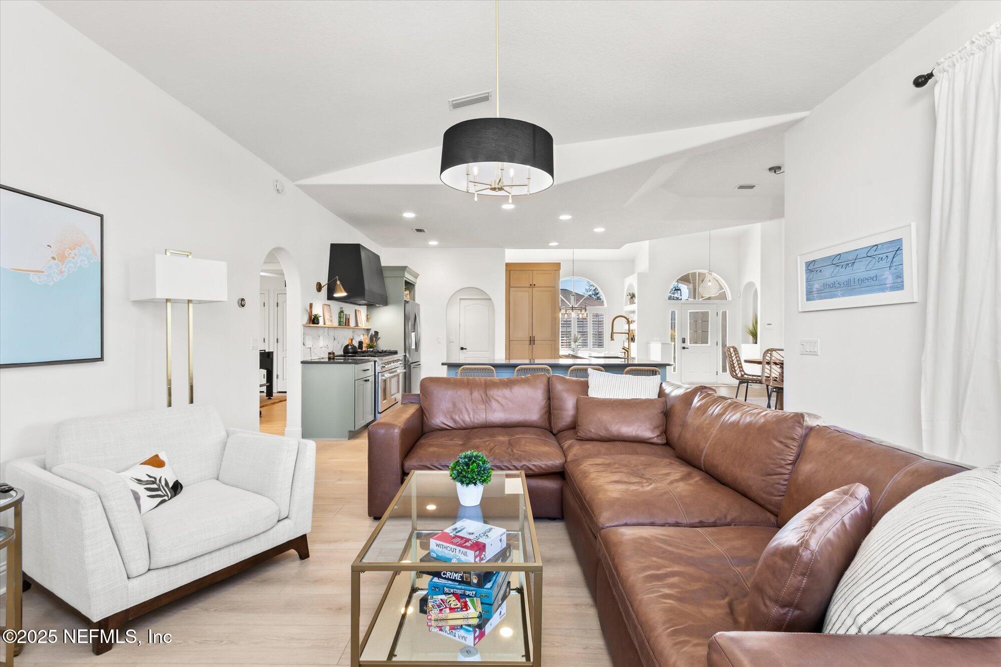 4 COLLIER Court