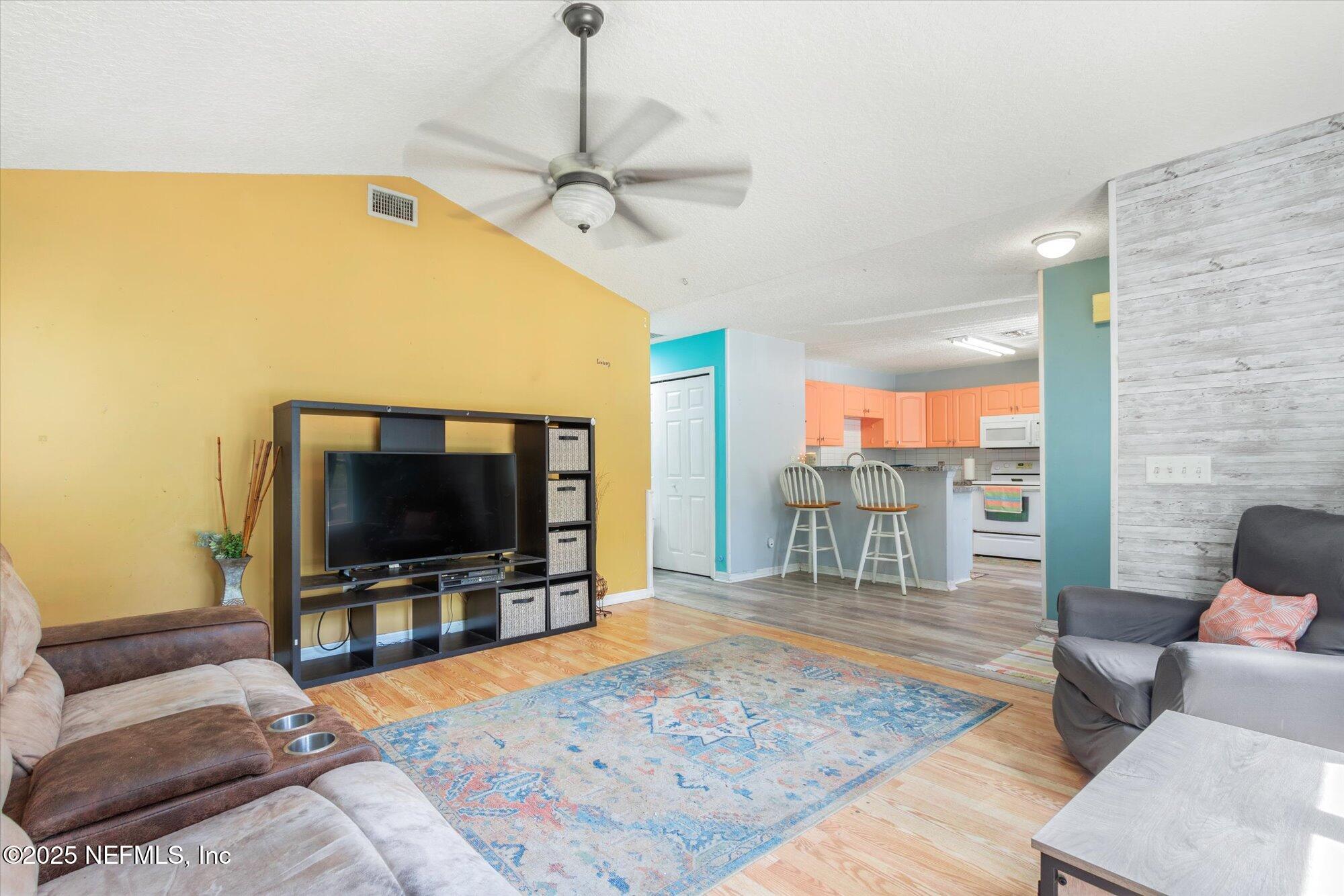 3372 9TH Street