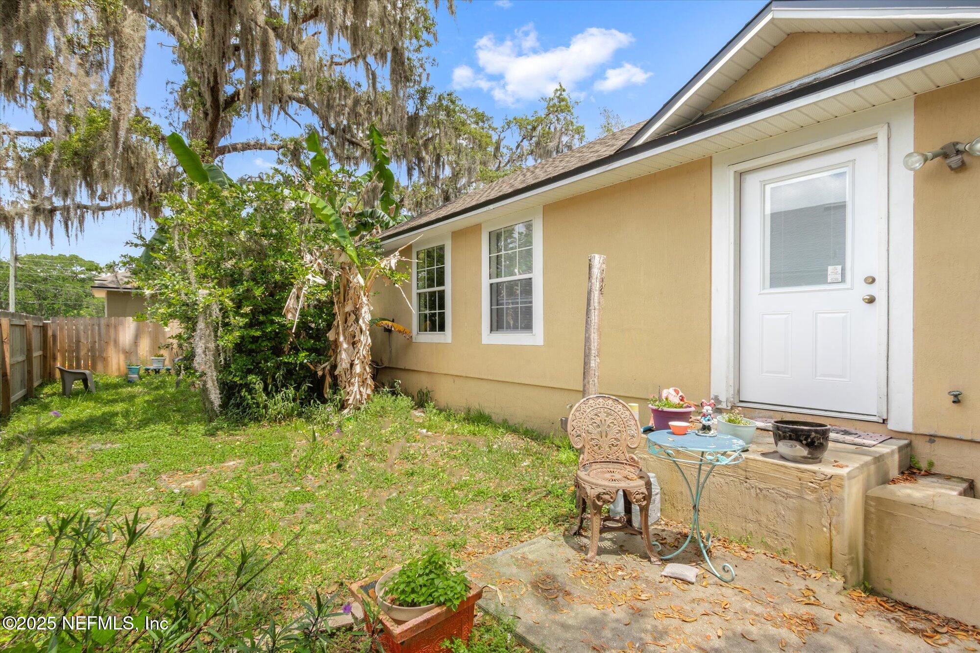 3372 9TH Street