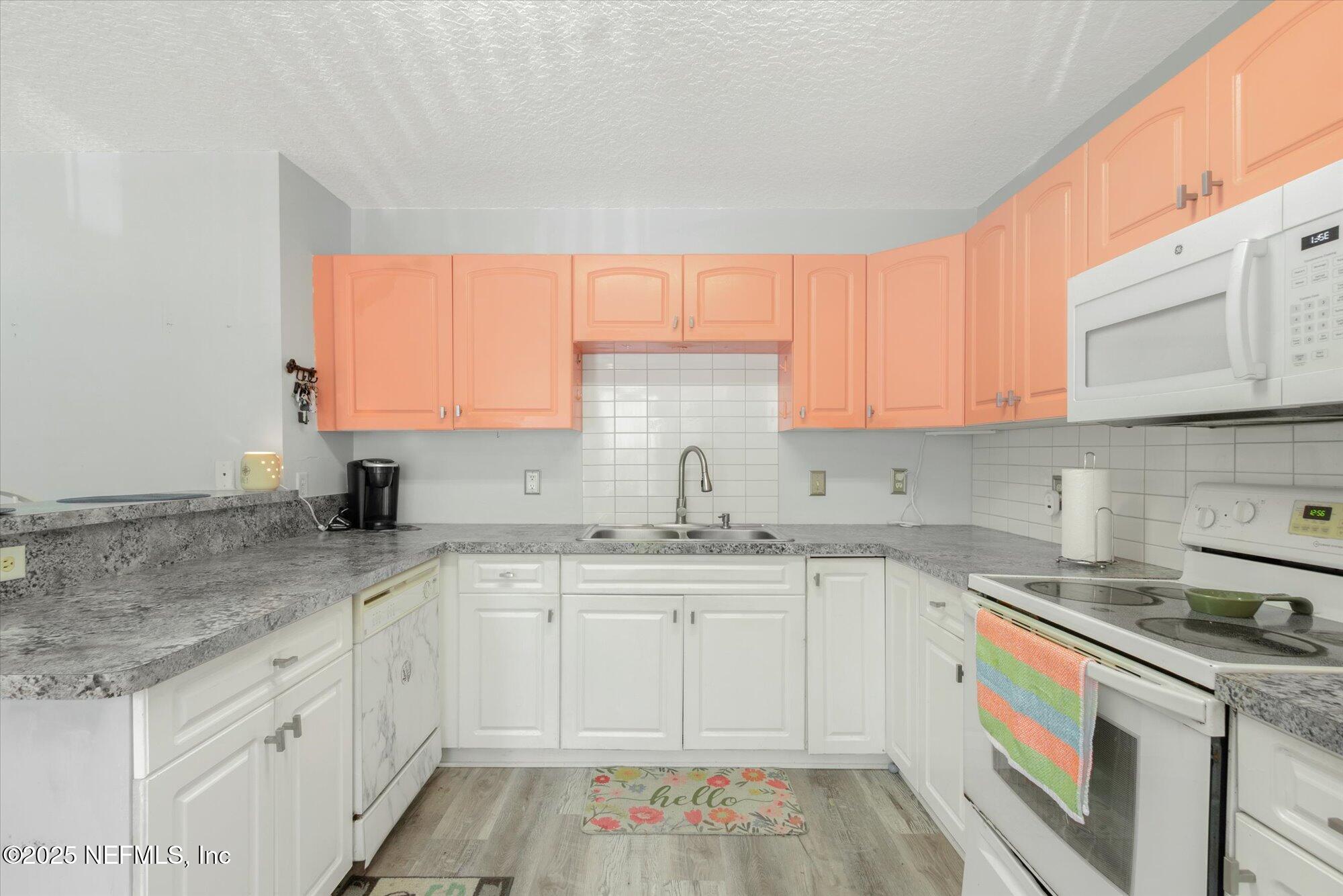 3372 9TH Street