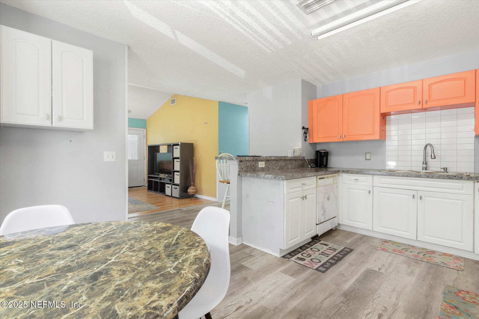 3372 9TH Street