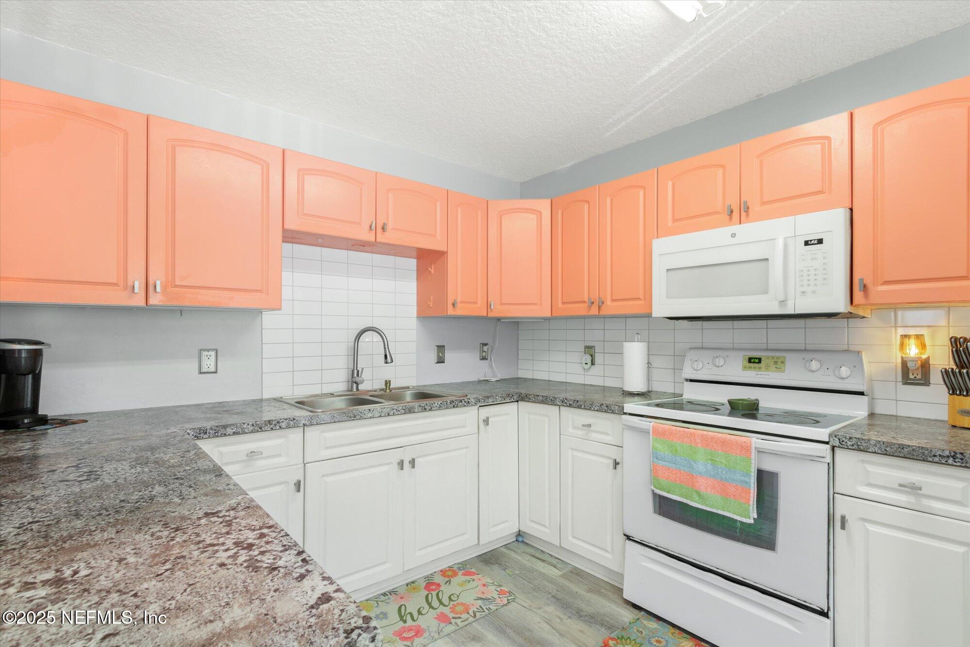 3372 9TH Street