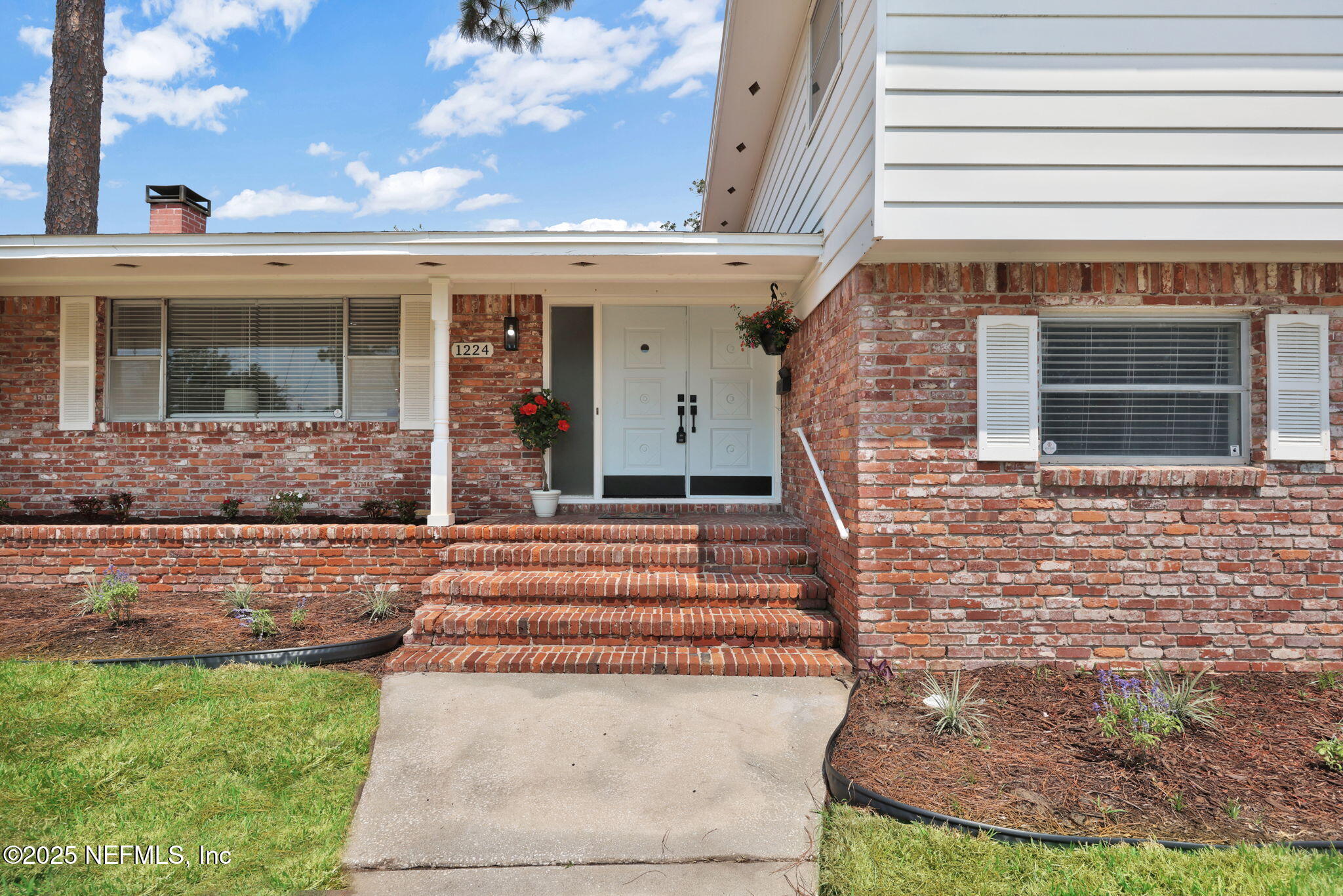 1224 MONTEVIDEO Road