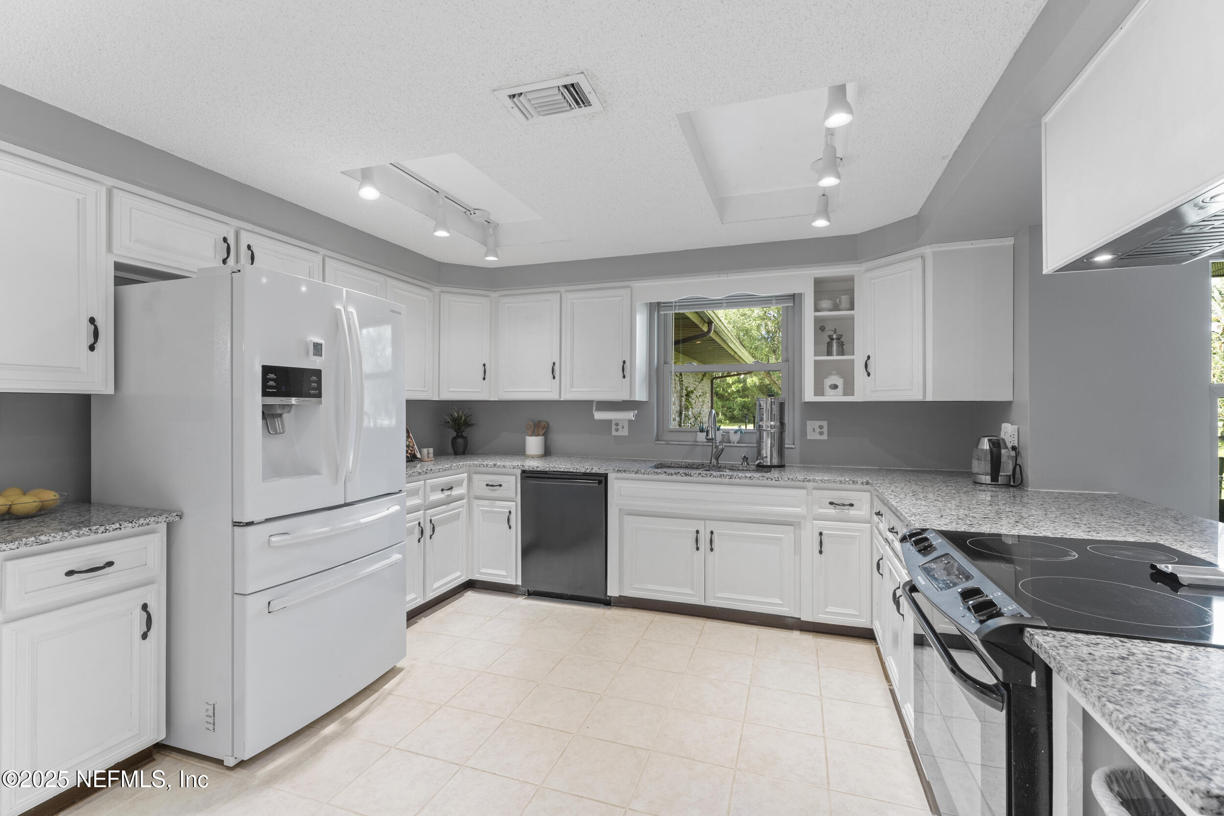 569 WATER OAK Lane