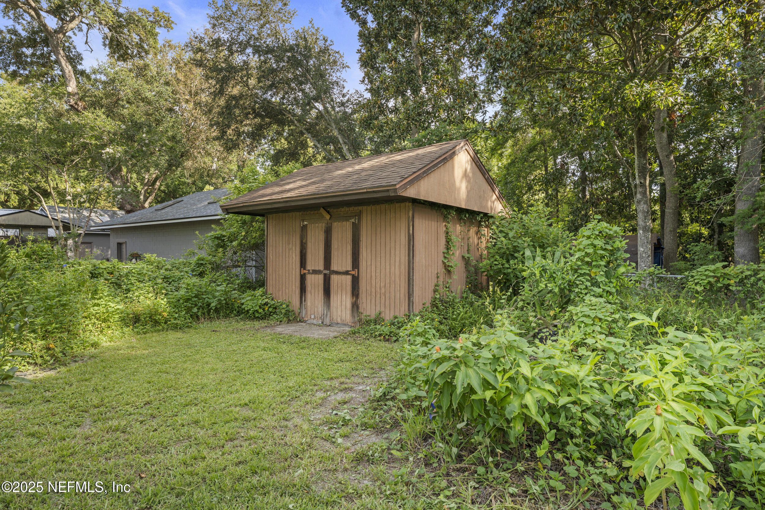 569 WATER OAK Lane